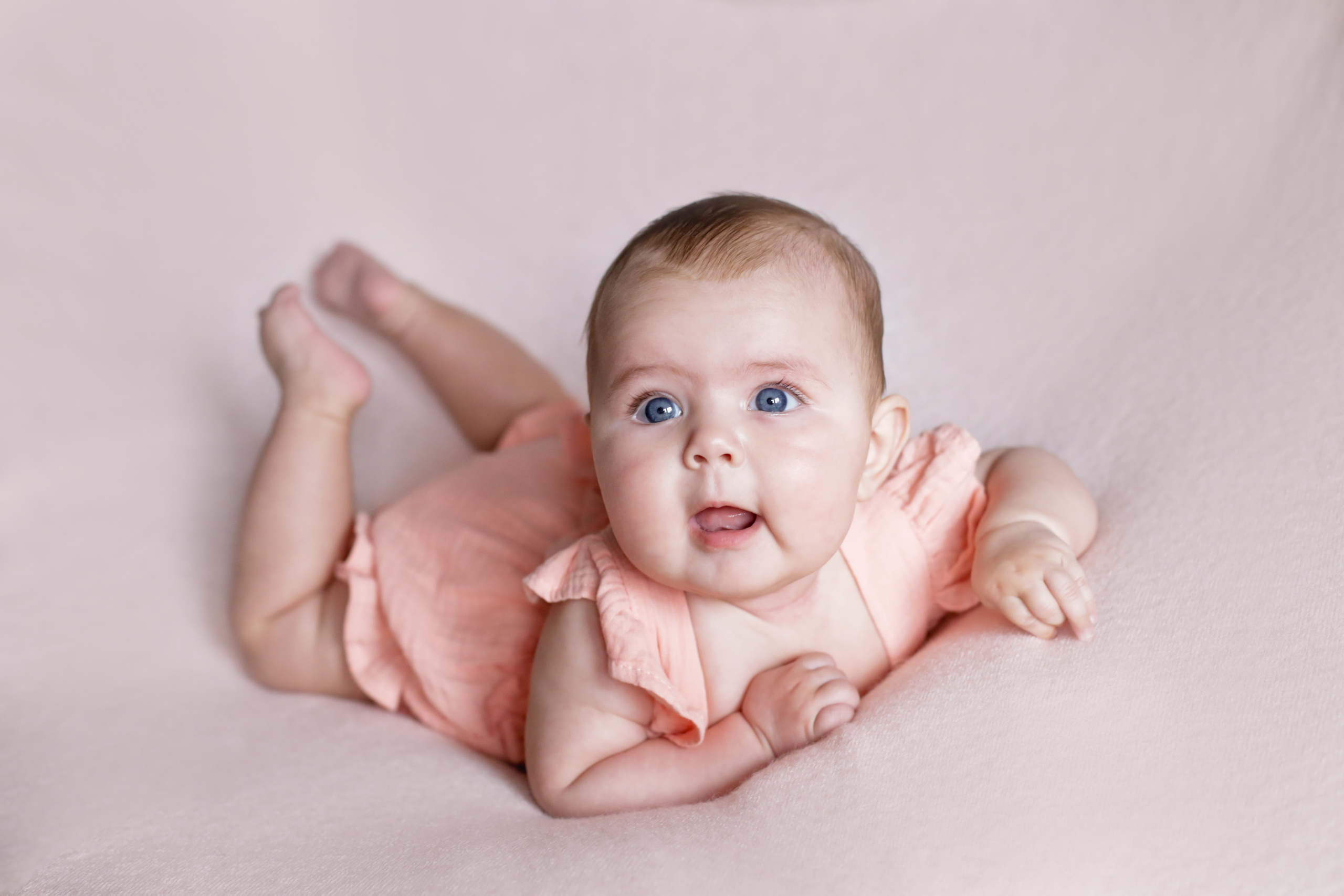 Амелия. Я расту. Семейный фотограф и фотограф новорожденных в Санкт-Петербурге Алина Фе