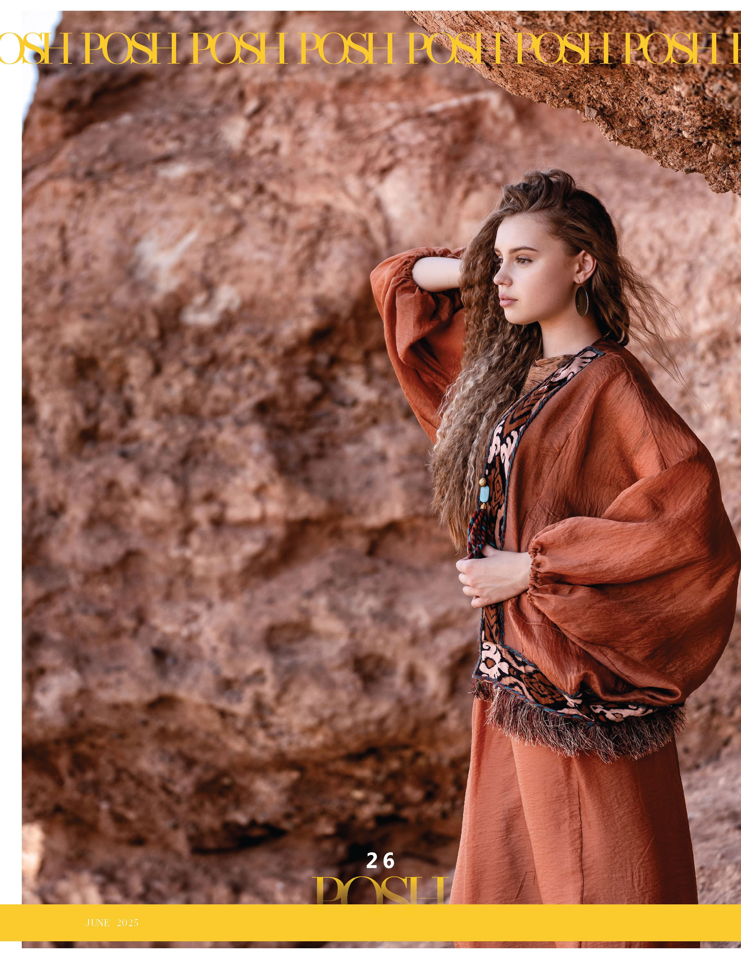 Красивая девушка в Чарынском каньоне