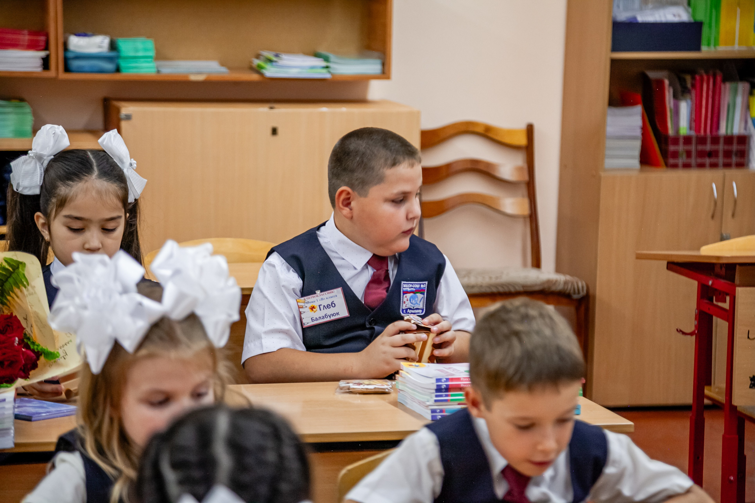 1 сентября линейка. Свадебный и семейный фотограф в Армавире