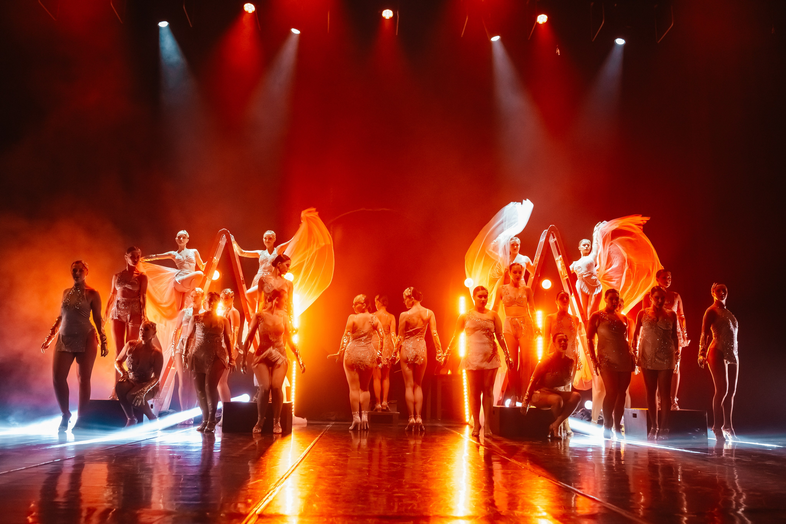 Танцевальное шоу «Диалоги». Художник по свету Максим Сергачев