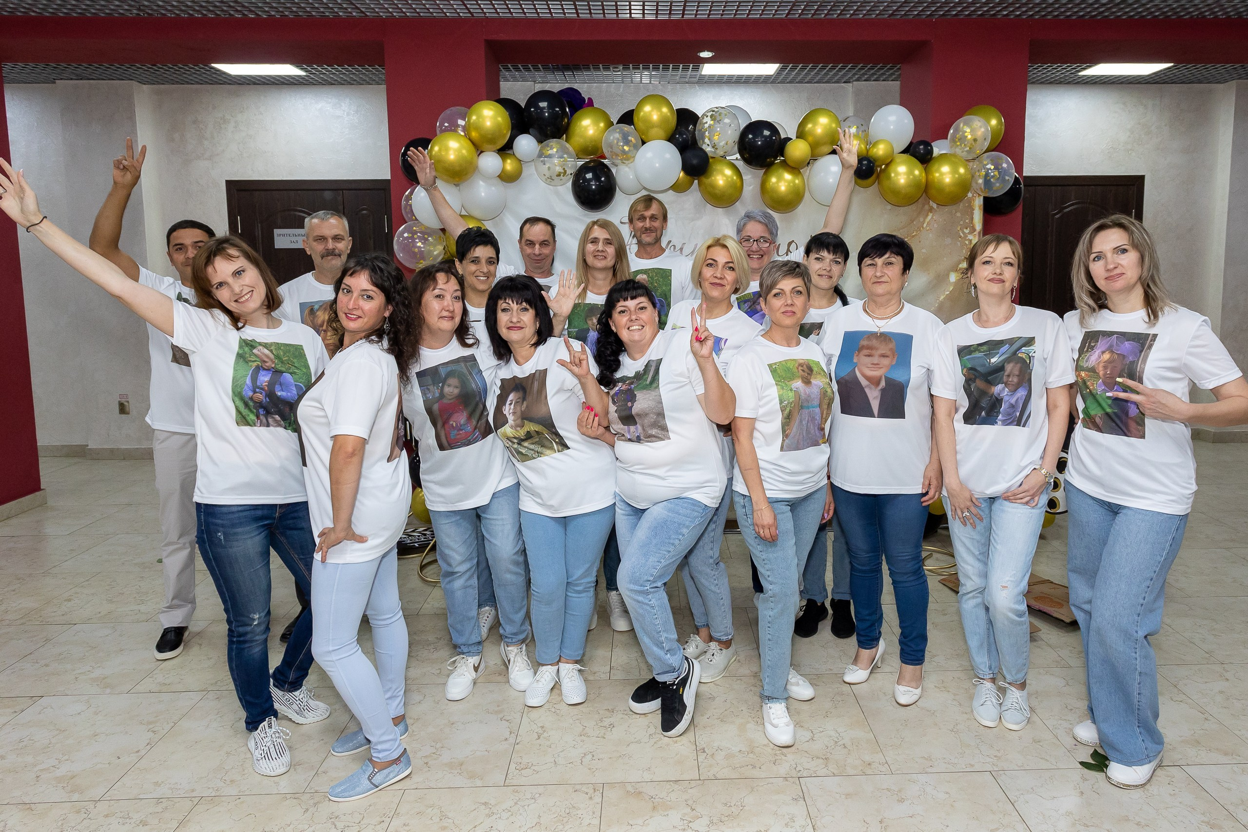 Вручение аттестата и выпускной вечер. Выпускные альбомы Майкоп, Краснодар Елена Золотарева