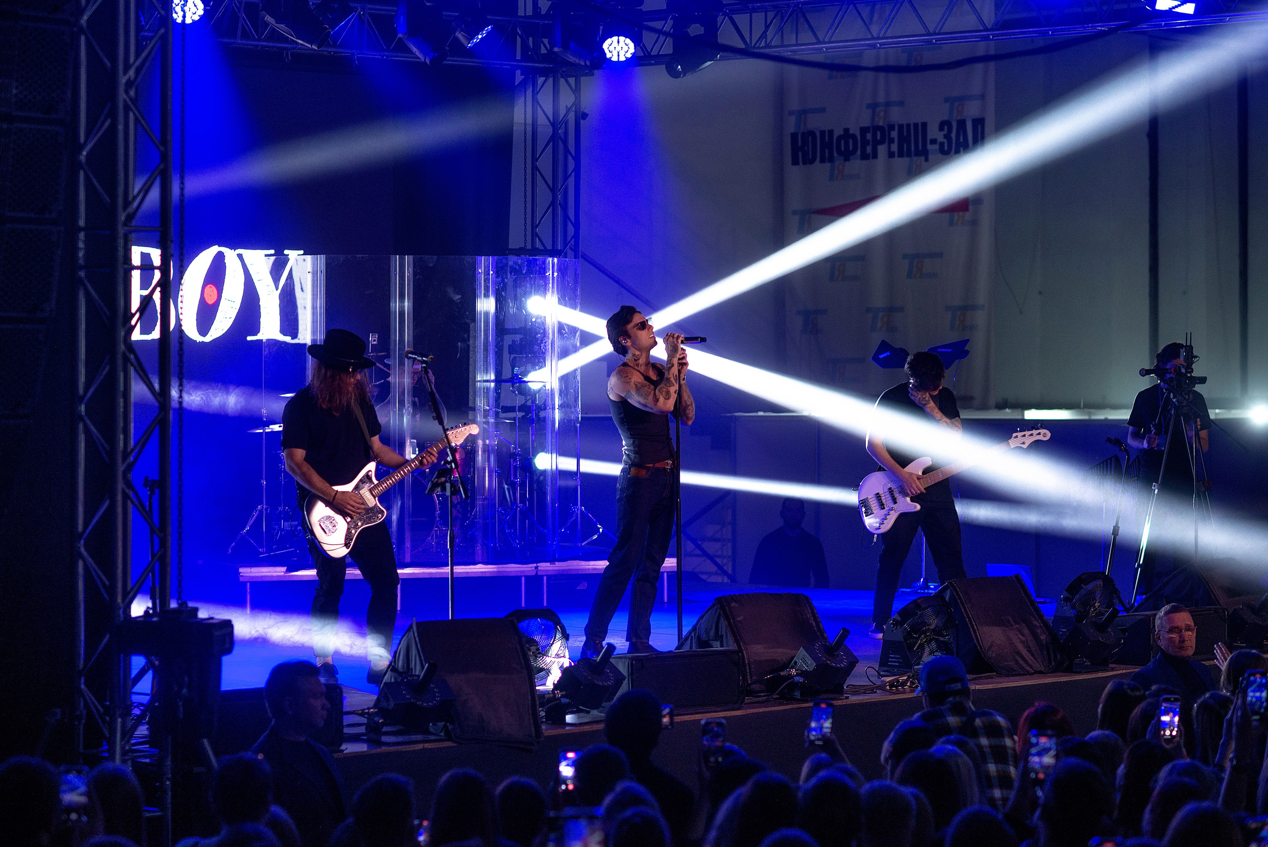 Концерт Хolidayboy. Школьный, фэшн фотограф в Тюмени и в России Ирина Королева