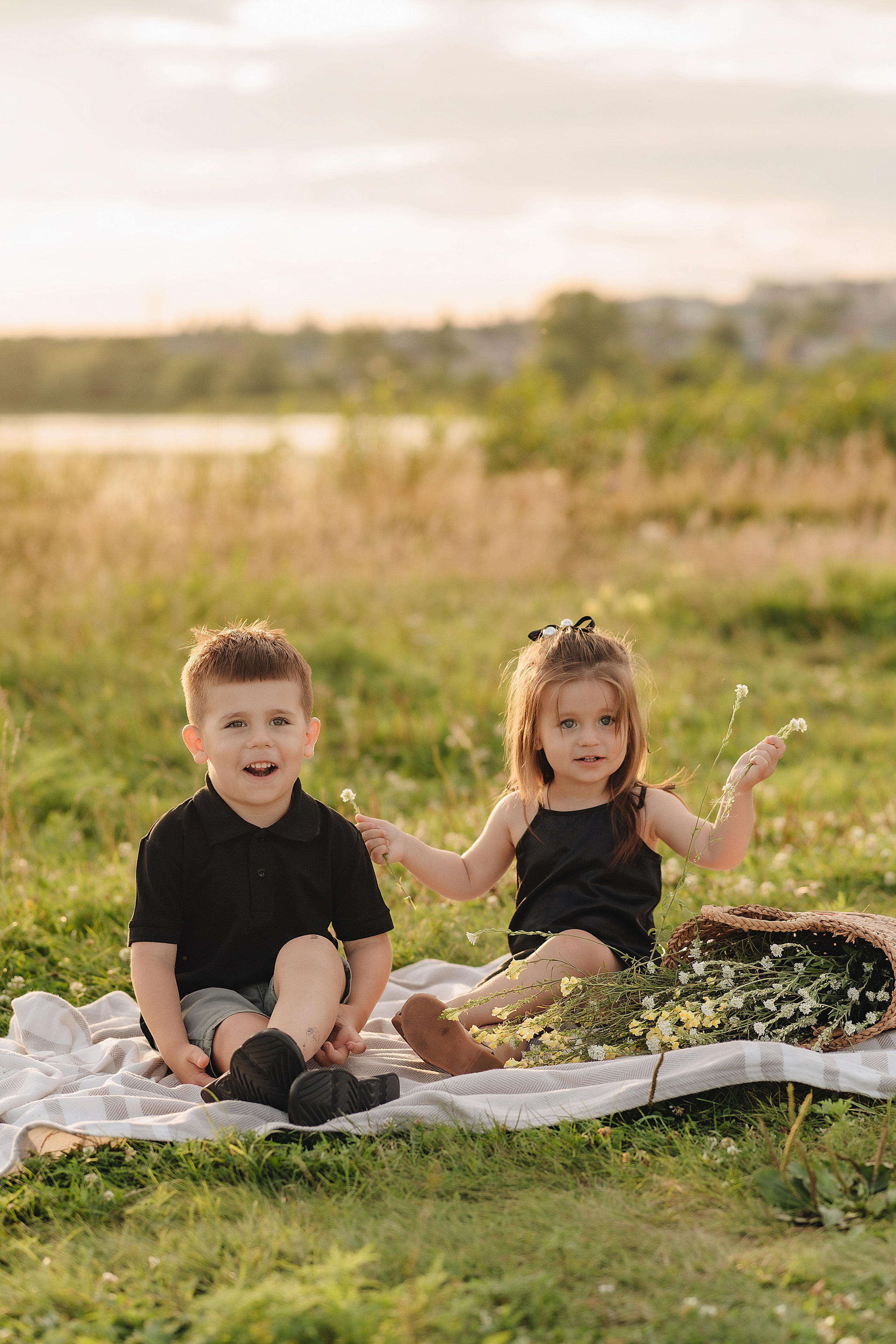 Юлия, Арина и Артём. Фотограф Карина Шмулёва. Воронеж и область