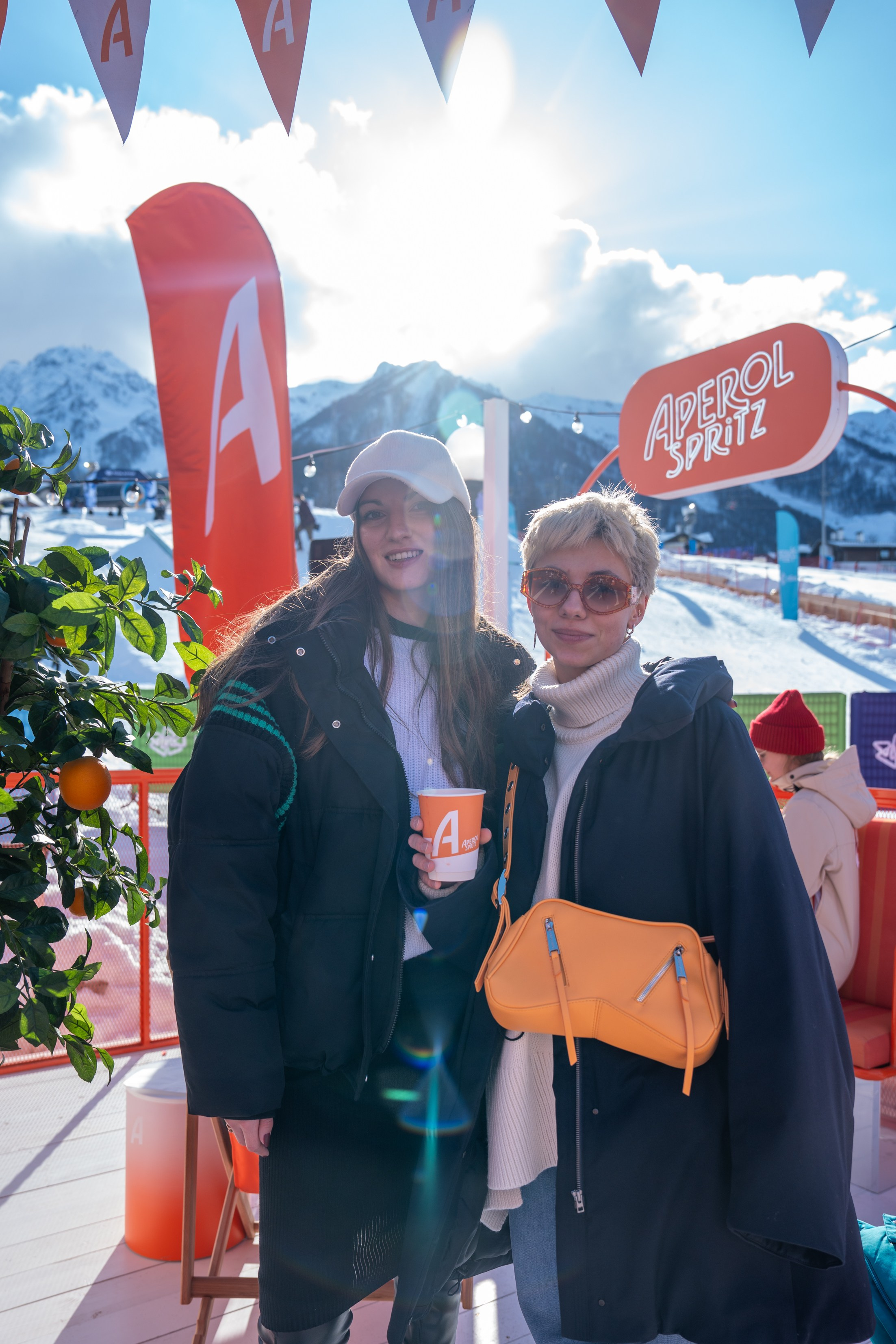 Фотоотчет партнерской интеграции Aperol Spritz на Роза Фест 2025. Репортажный фотограф в Красной Поляне и Сочи Павлюченко Екатерина