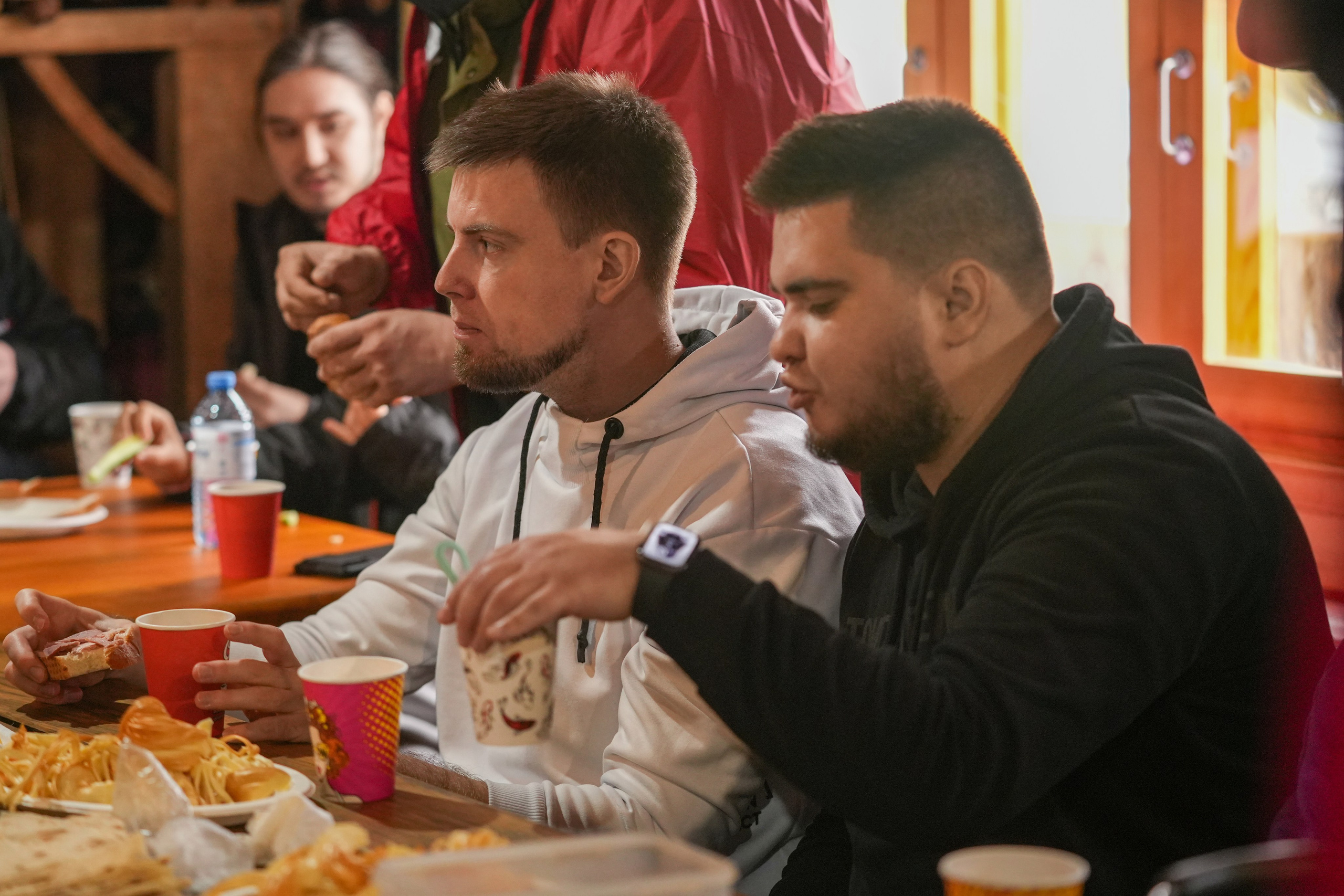 MICE мероприятие — хайкинг на курорте Роза Хутор. Репортажный фотограф в Красной Поляне и Сочи Павлюченко Екатерина