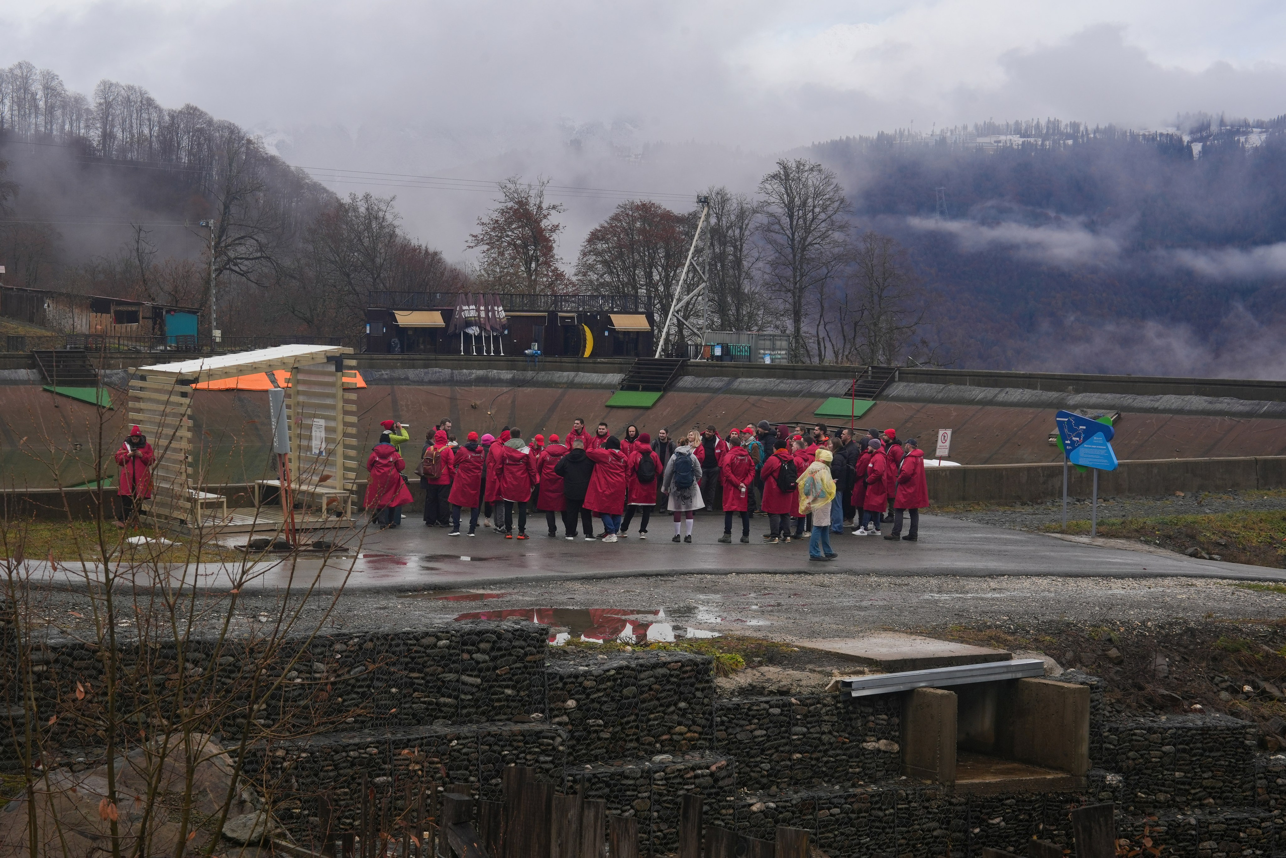 MICE мероприятие — хайкинг на курорте Роза Хутор. Репортажный фотограф в Красной Поляне и Сочи Павлюченко Екатерина