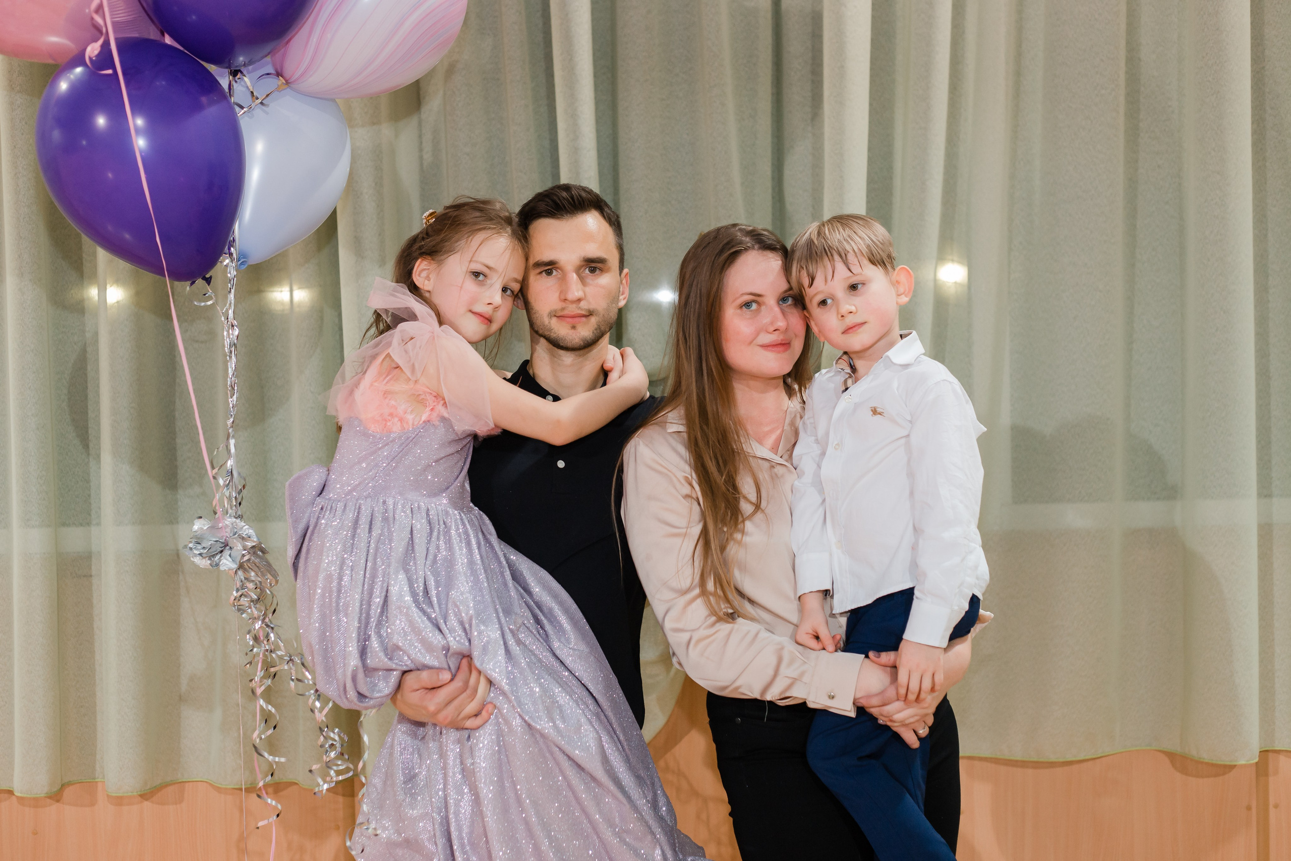 Фотосъемка детского дня рожденья. Видеосъемка и фотосъемка свадеб. Фотограф и оператор на свадьбу. Видеосъемка подкастов, собственная видео-фотостудии. Предметная фотосъемка