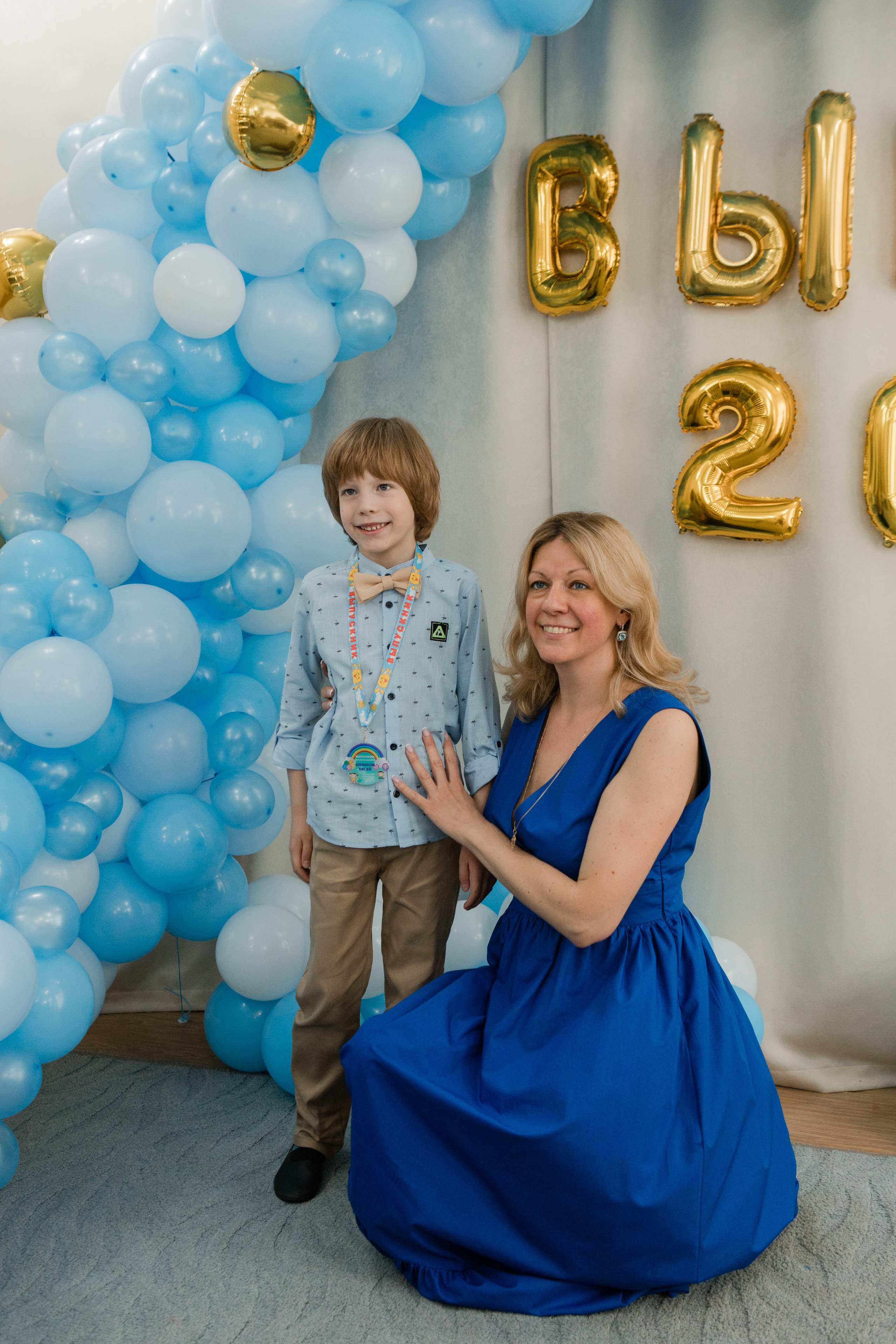 Фотосъемка выпускного в детском саду. Видеосъемка и фотосъемка свадеб. Фотограф и оператор на свадьбу. Видеосъемка подкастов, собственная видео-фотостудии. Предметная фотосъемка