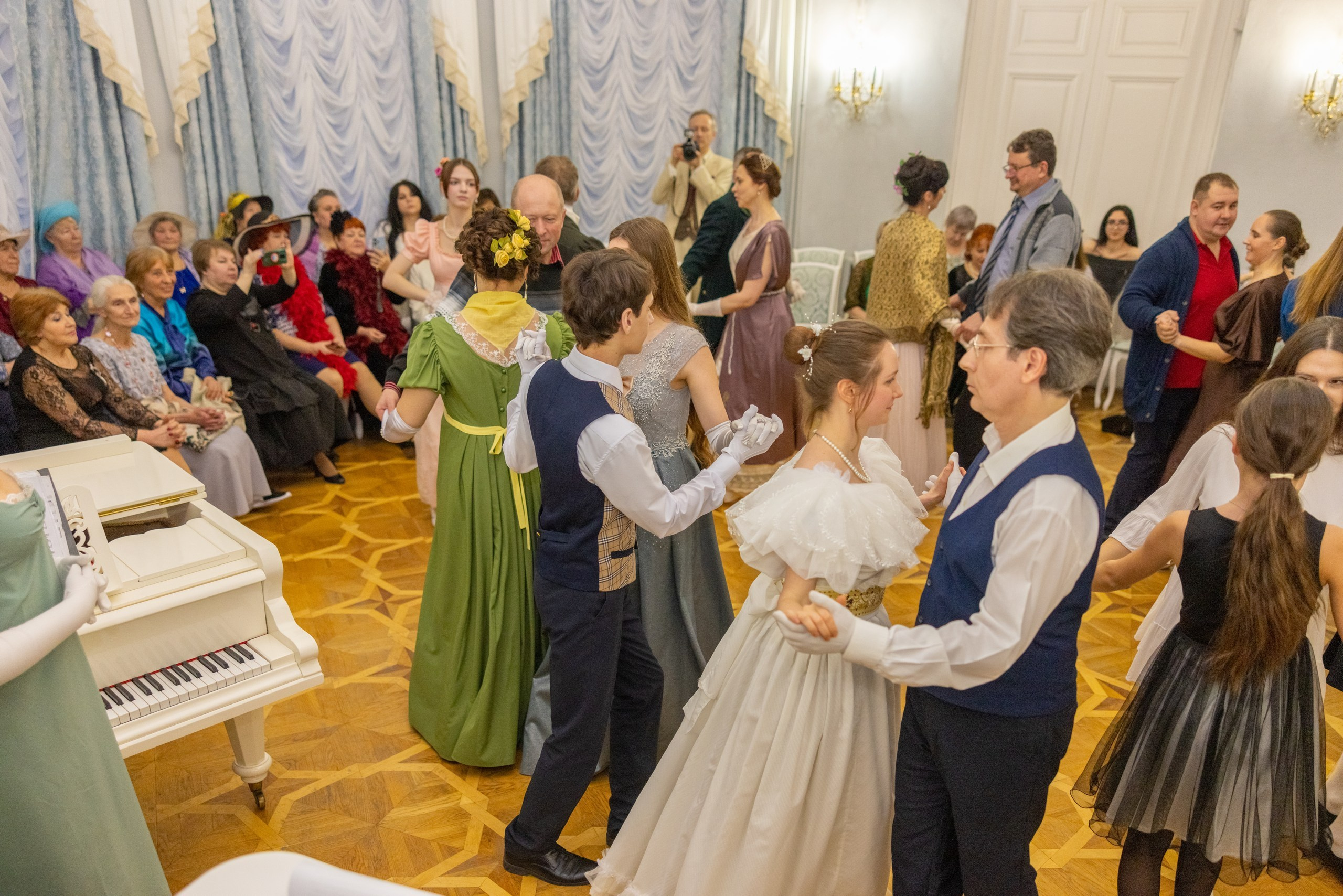 Бал во дворце Бобринских город Богородицк. Фотограф в Туле Крупский АнДРей. Фотостудия «КАДР71» в Туле
