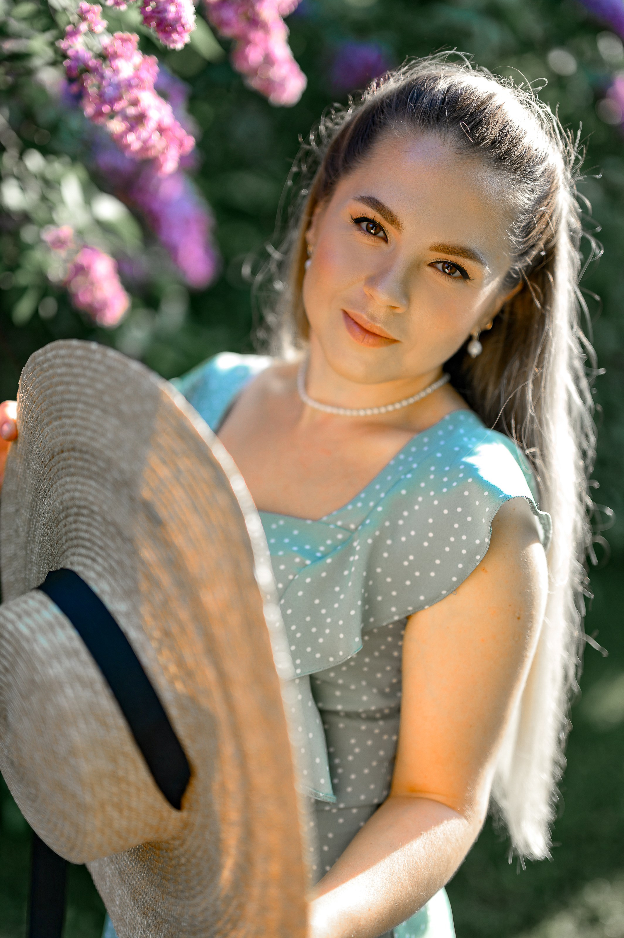 Анастасия. Фотосессия в цветении в Сиреневом саду в Москве. Semerlina.ru