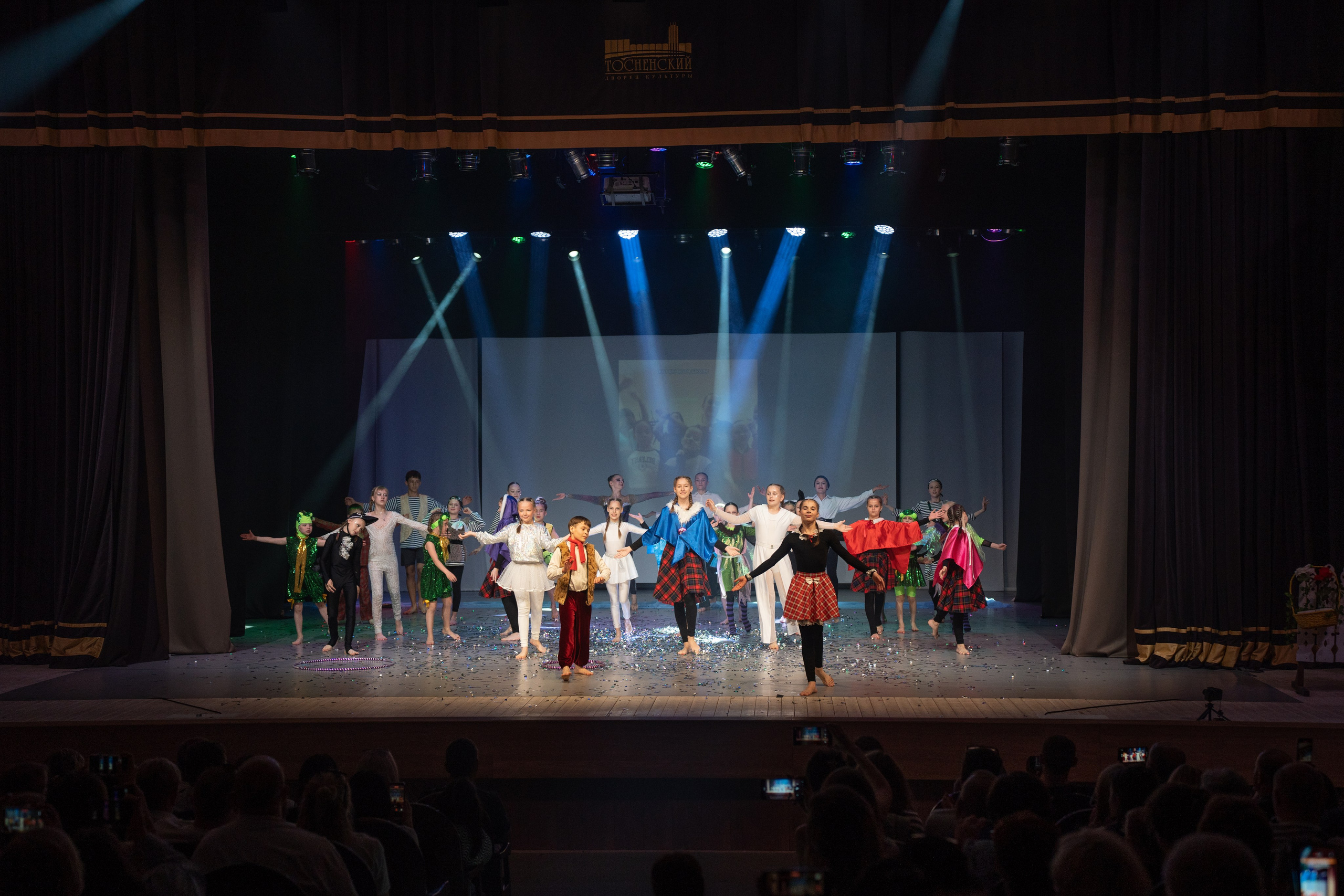 Цирковой спектакль «Снежная королева». Цирк «Диамант». Фотограф Мария Ковкова