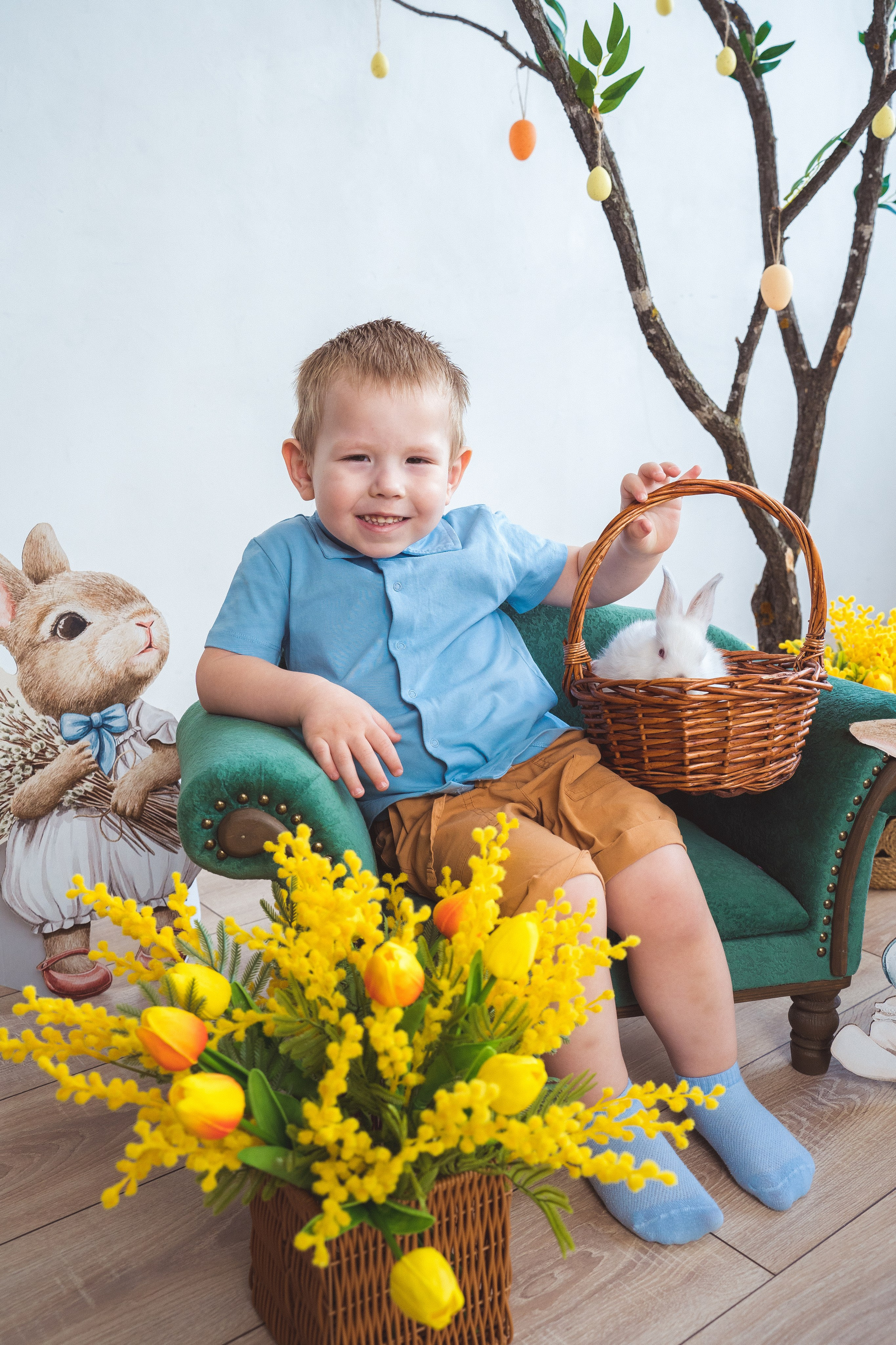 Пасхальный фотодень с цыплятами и кроликами. Фотограф Маргарита Слободянина в Хабаровске