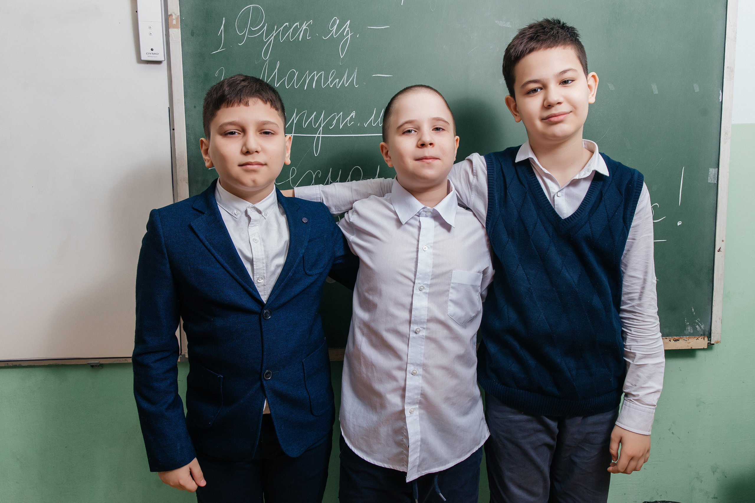 Школа № 90 — 4В класс (25.04.2023) Съемка на папки. Свадебный и семейный фотограф Крамар Наталья