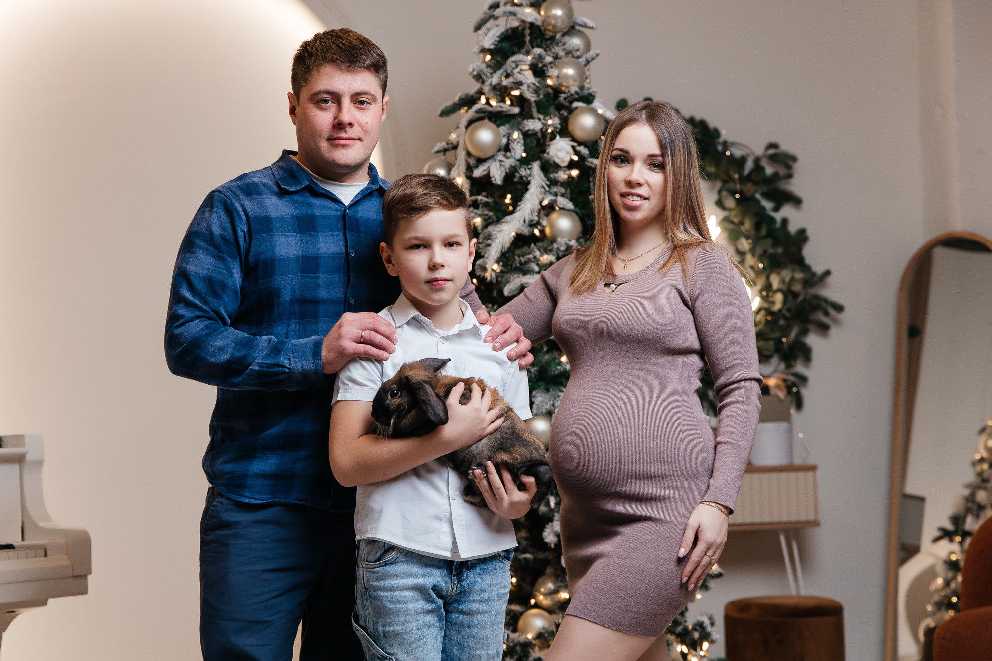 Екатерина, Алексей, Артем и бабушка Галина (3 января 2023). Свадебный и семейный фотограф Крамар Наталья
