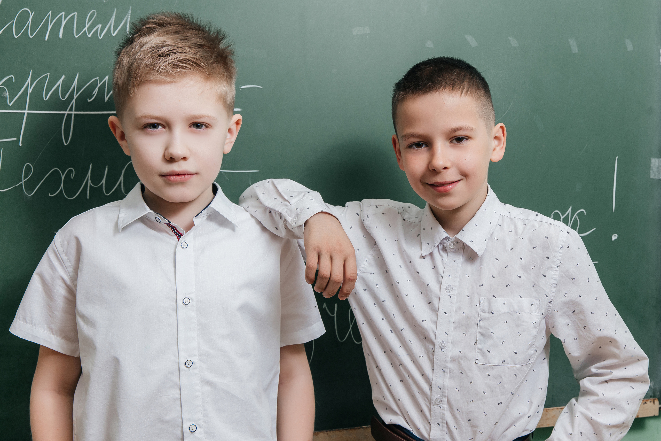 Школа № 90 — 4В класс (25.04.2023) Съемка на папки. Свадебный и семейный фотограф Крамар Наталья