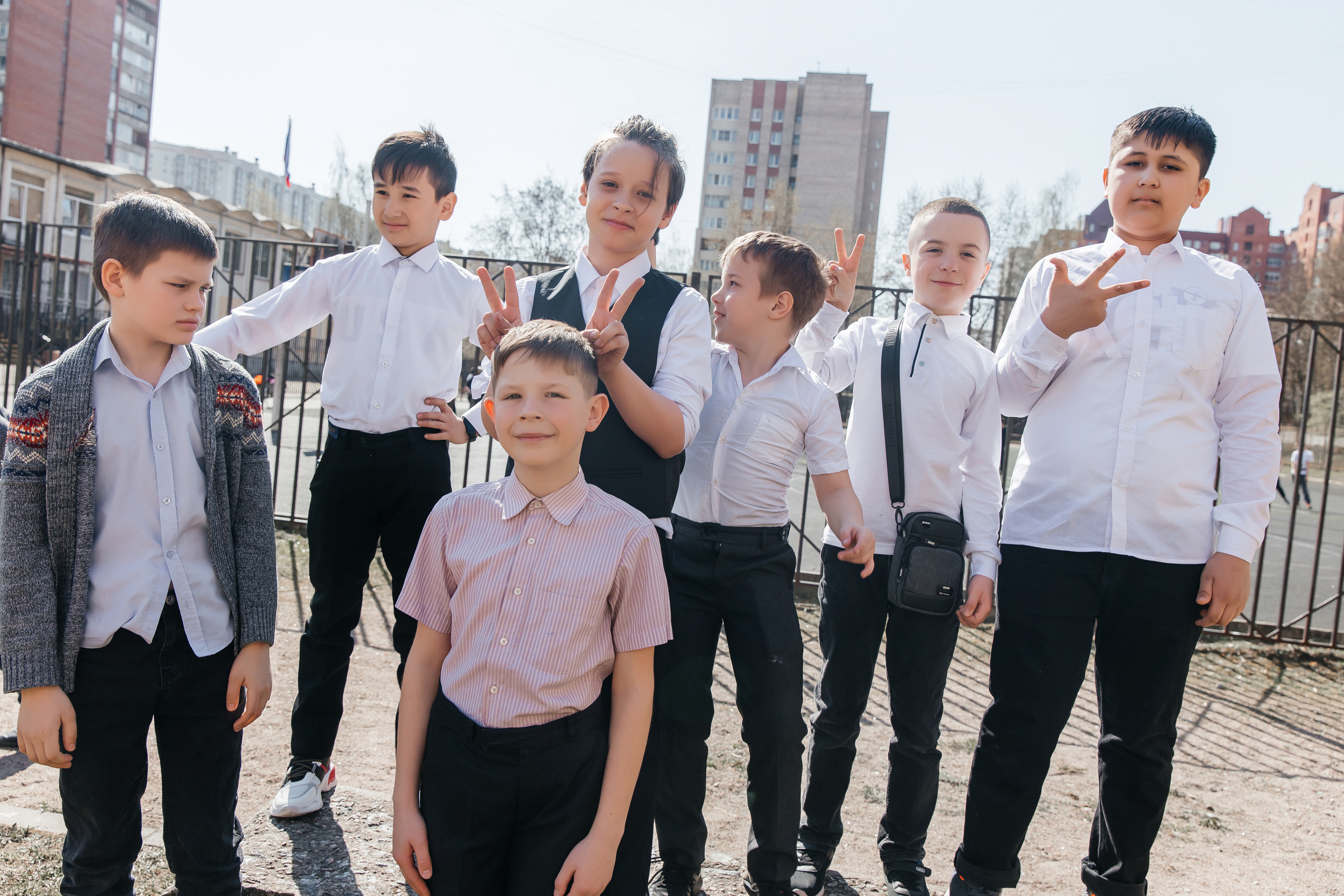 Школа № 90 — 4В класс (25.04.2023) Съемка на папки. Свадебный и семейный фотограф Крамар Наталья