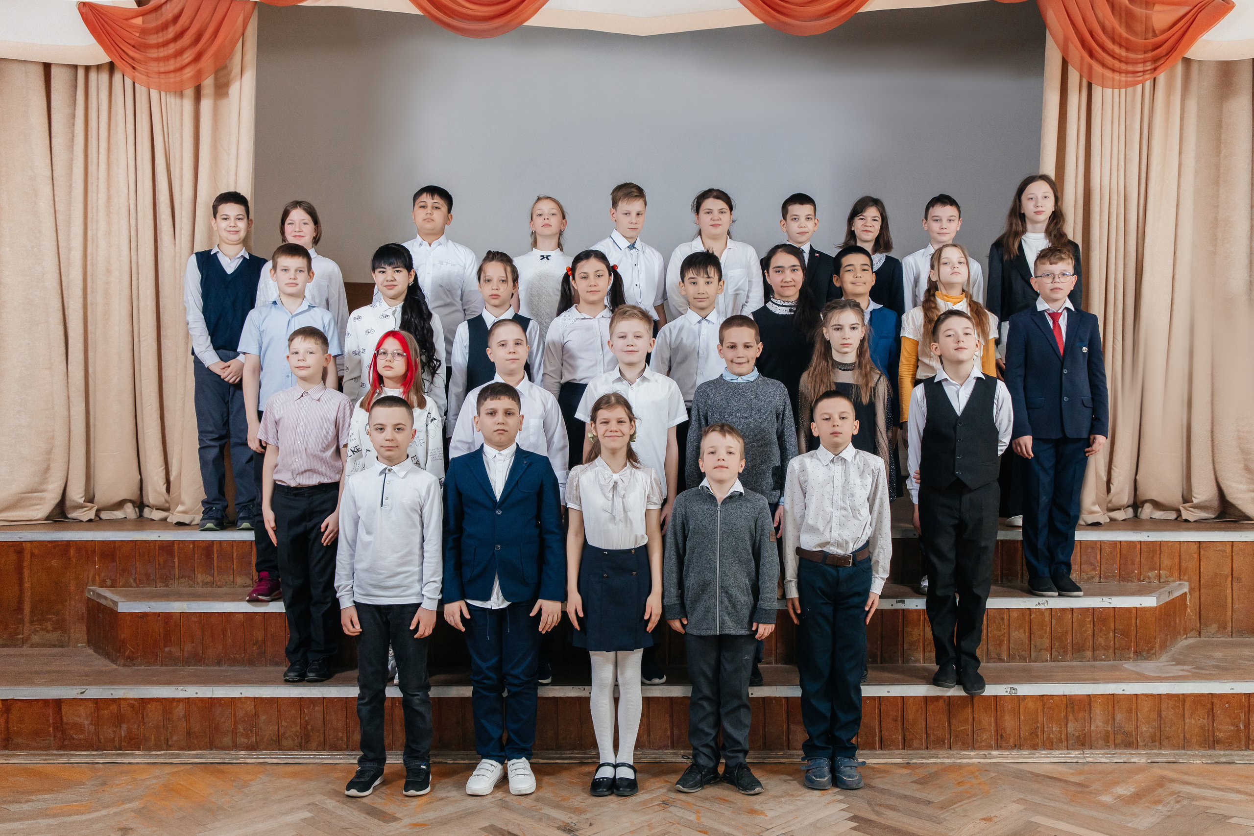 Школа № 90 — 4В класс (25.04.2023) Съемка на папки. Свадебный и семейный фотограф Крамар Наталья