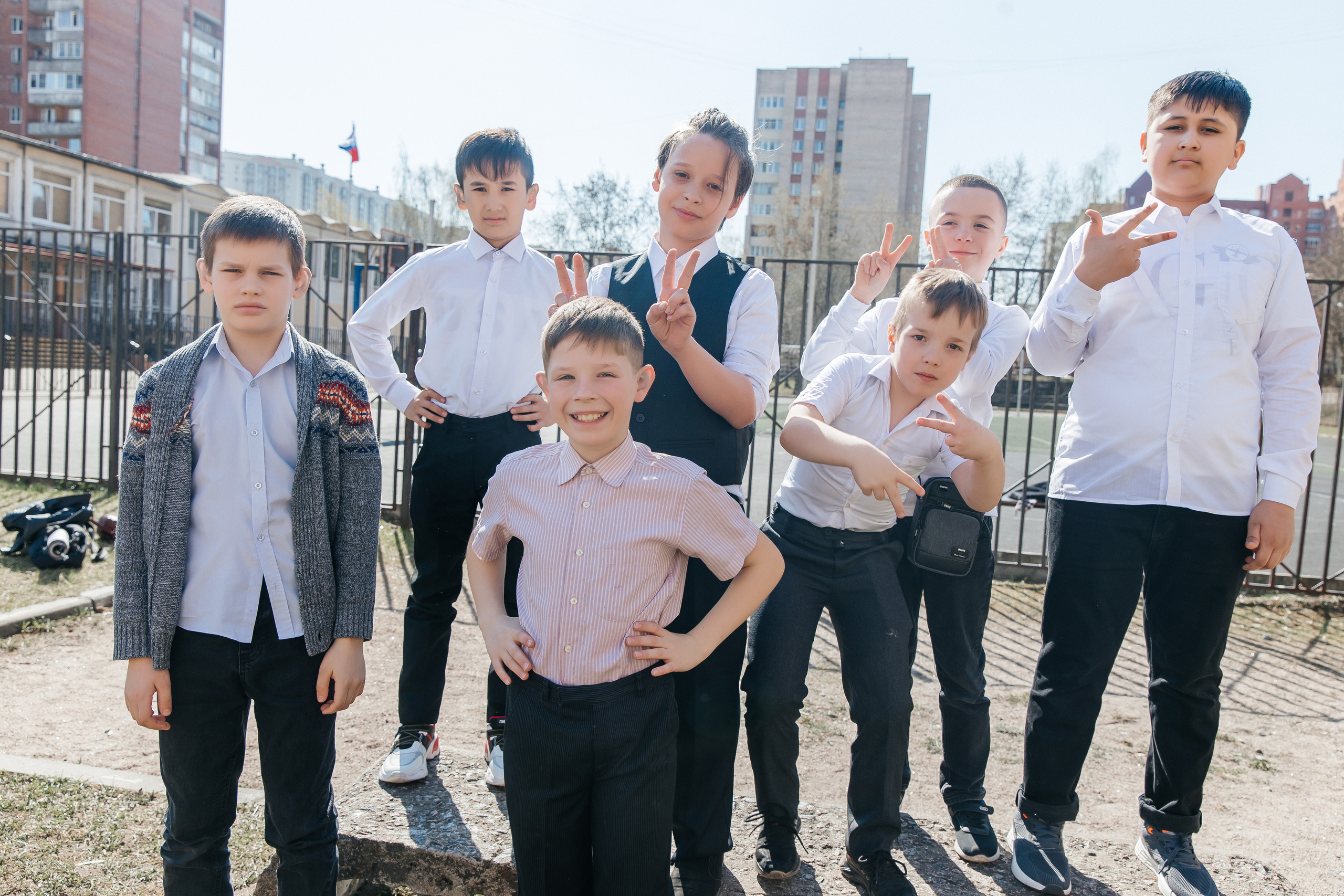 Школа № 90 — 4В класс (25.04.2023) Съемка на папки. Свадебный и семейный фотограф Крамар Наталья