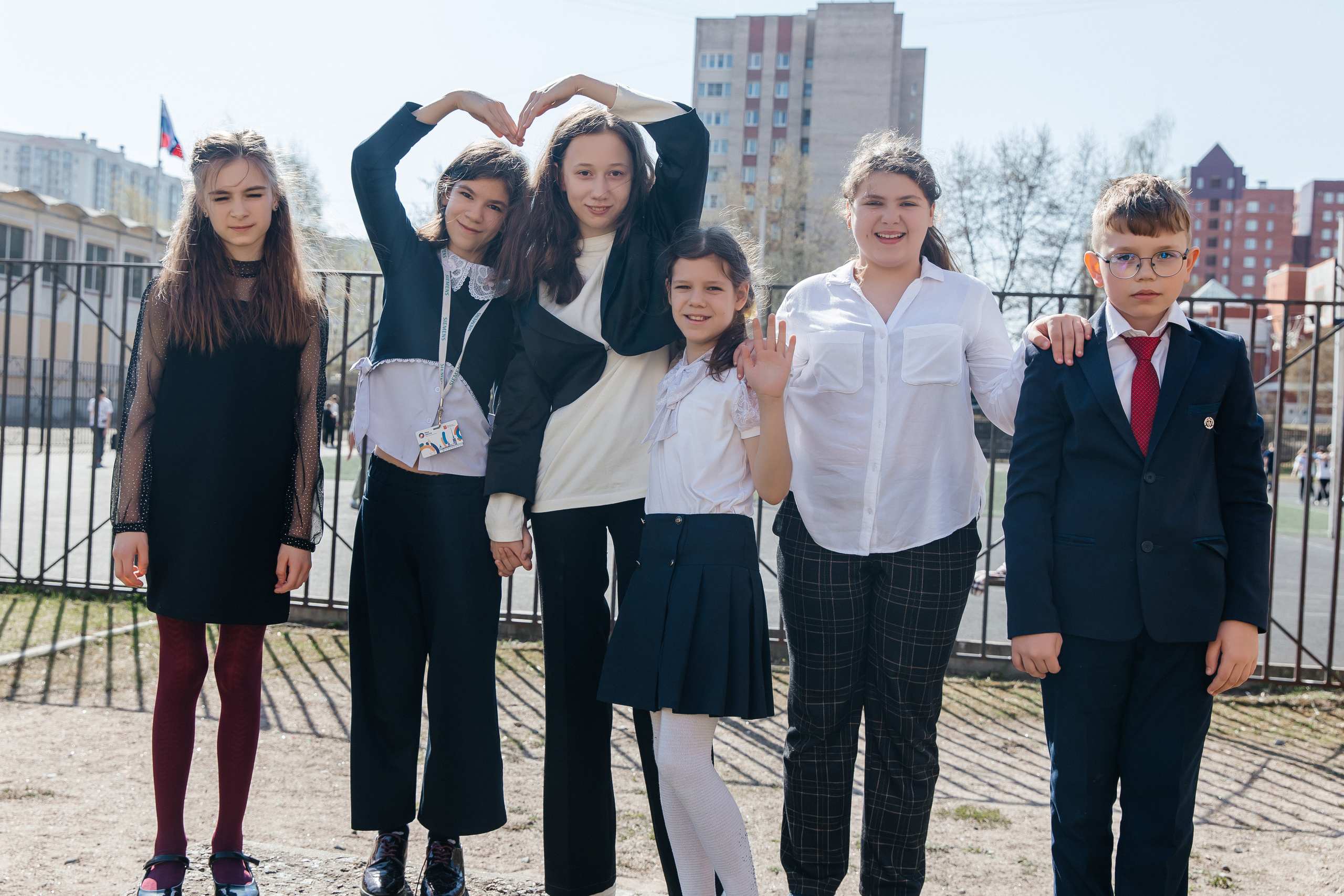 Школа № 90 — 4В класс (25.04.2023) Съемка на папки. Свадебный и семейный фотограф Крамар Наталья