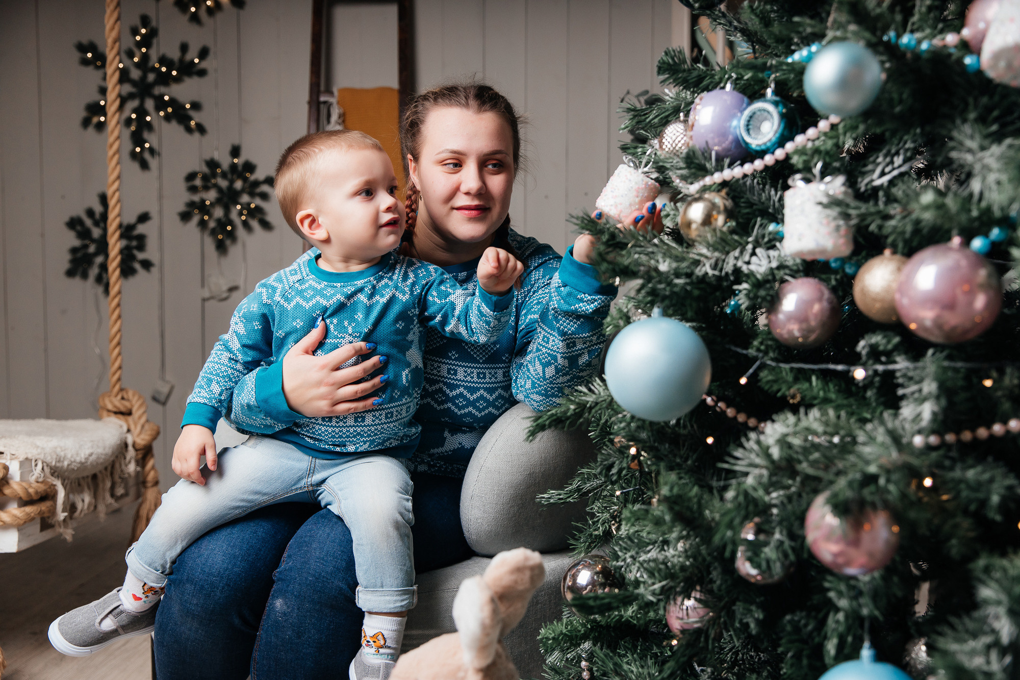 Алина, Дениска и бабушка Татьяна (13 ноября 2022). Свадебный и семейный фотограф Крамар Наталья