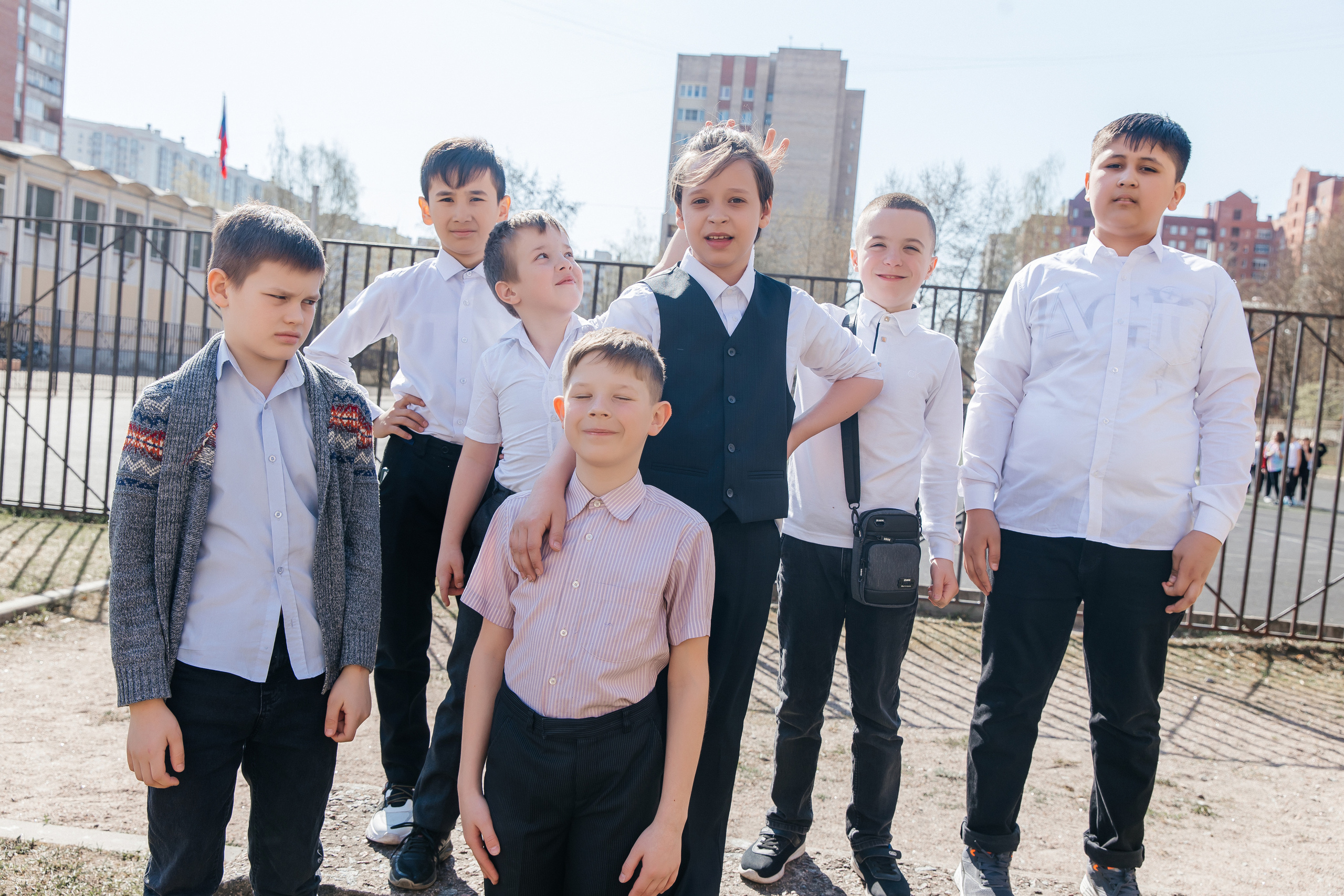 Школа № 90 — 4В класс (25.04.2023) Съемка на папки. Свадебный и семейный фотограф Крамар Наталья