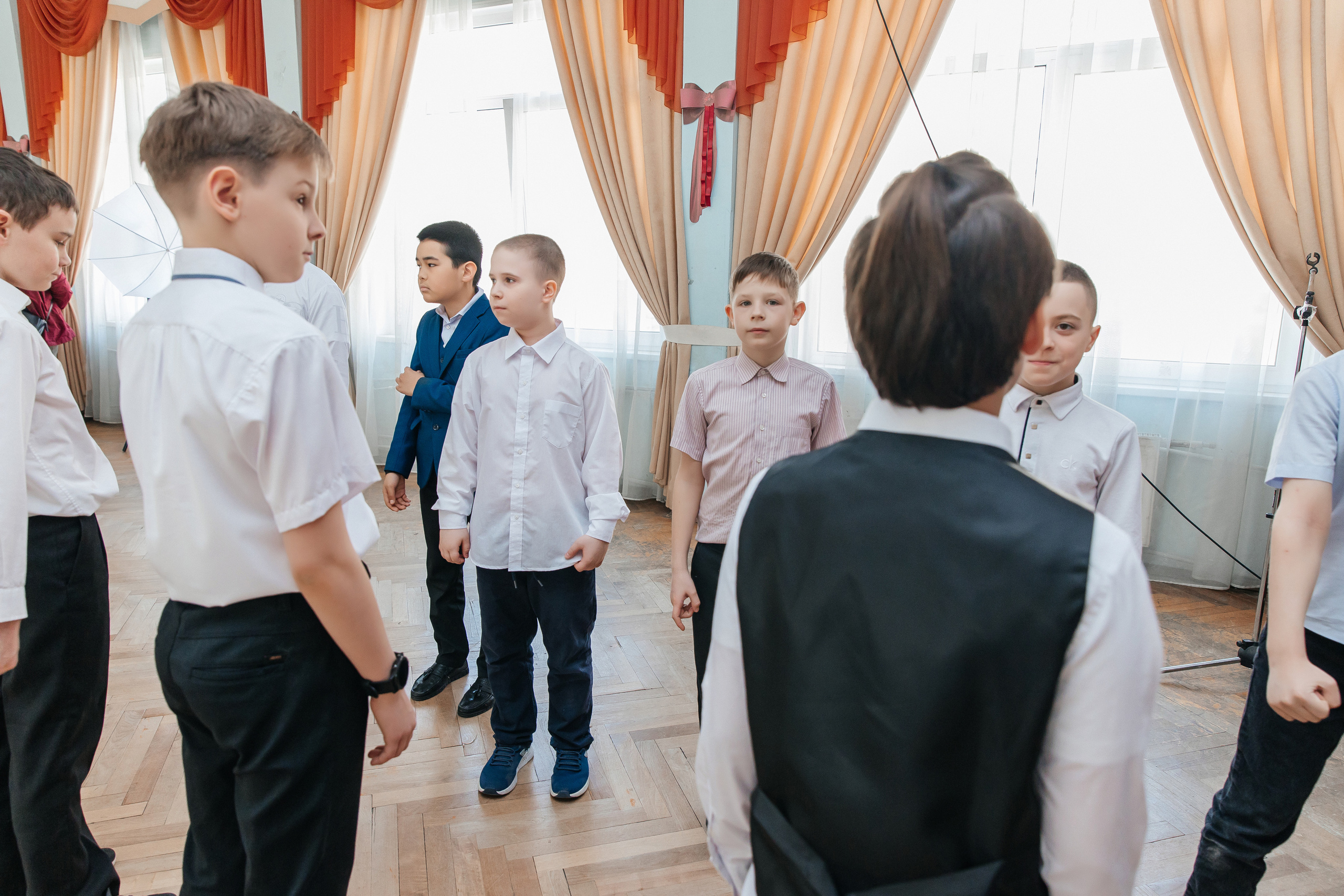 Школа № 90 — 4В класс (25.04.2023) Съемка на папки. Свадебный и семейный фотограф Крамар Наталья