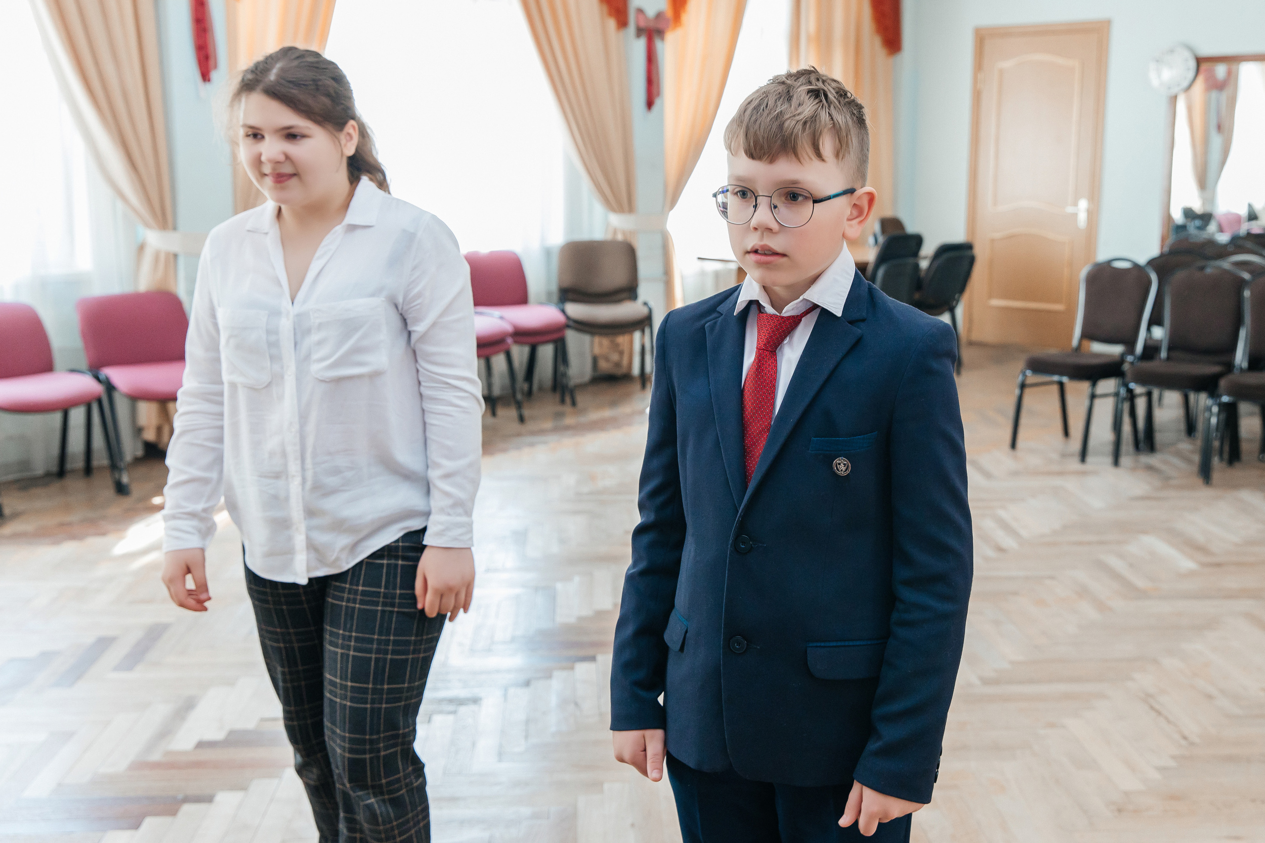 Школа № 90 — 4В класс (25.04.2023) Съемка на папки. Свадебный и семейный фотограф Крамар Наталья