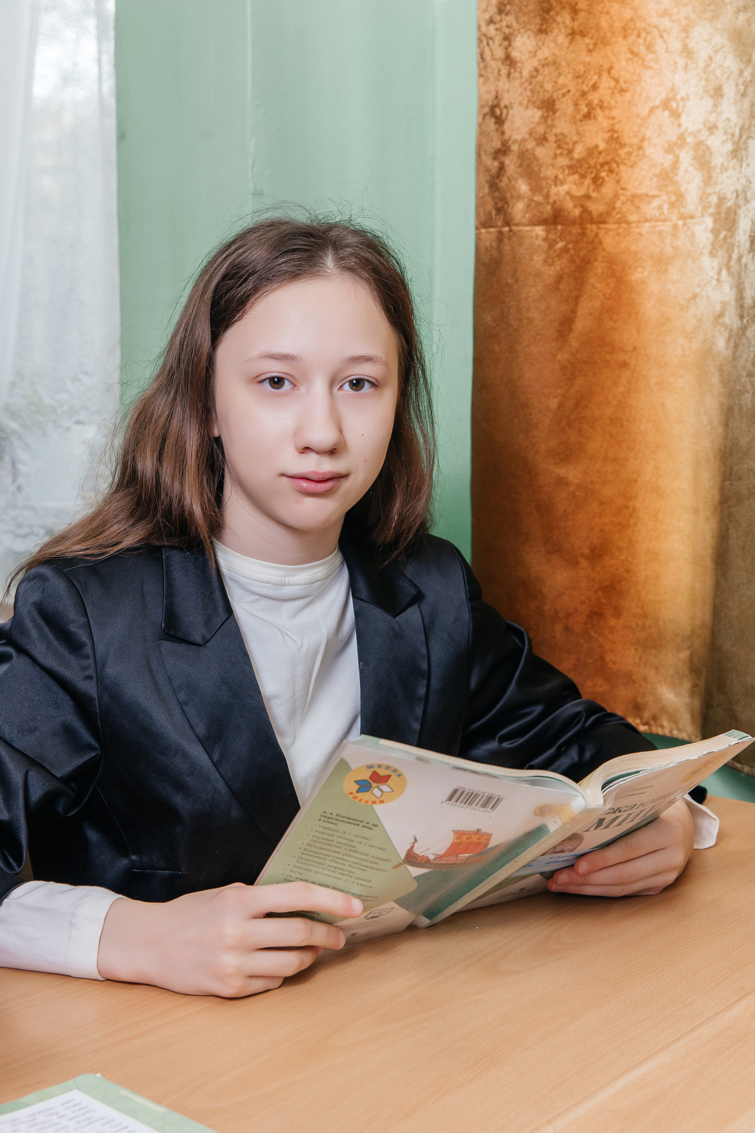 Школа № 90 — 4В класс (25.04.2023) Съемка на папки. Свадебный и семейный фотограф Крамар Наталья