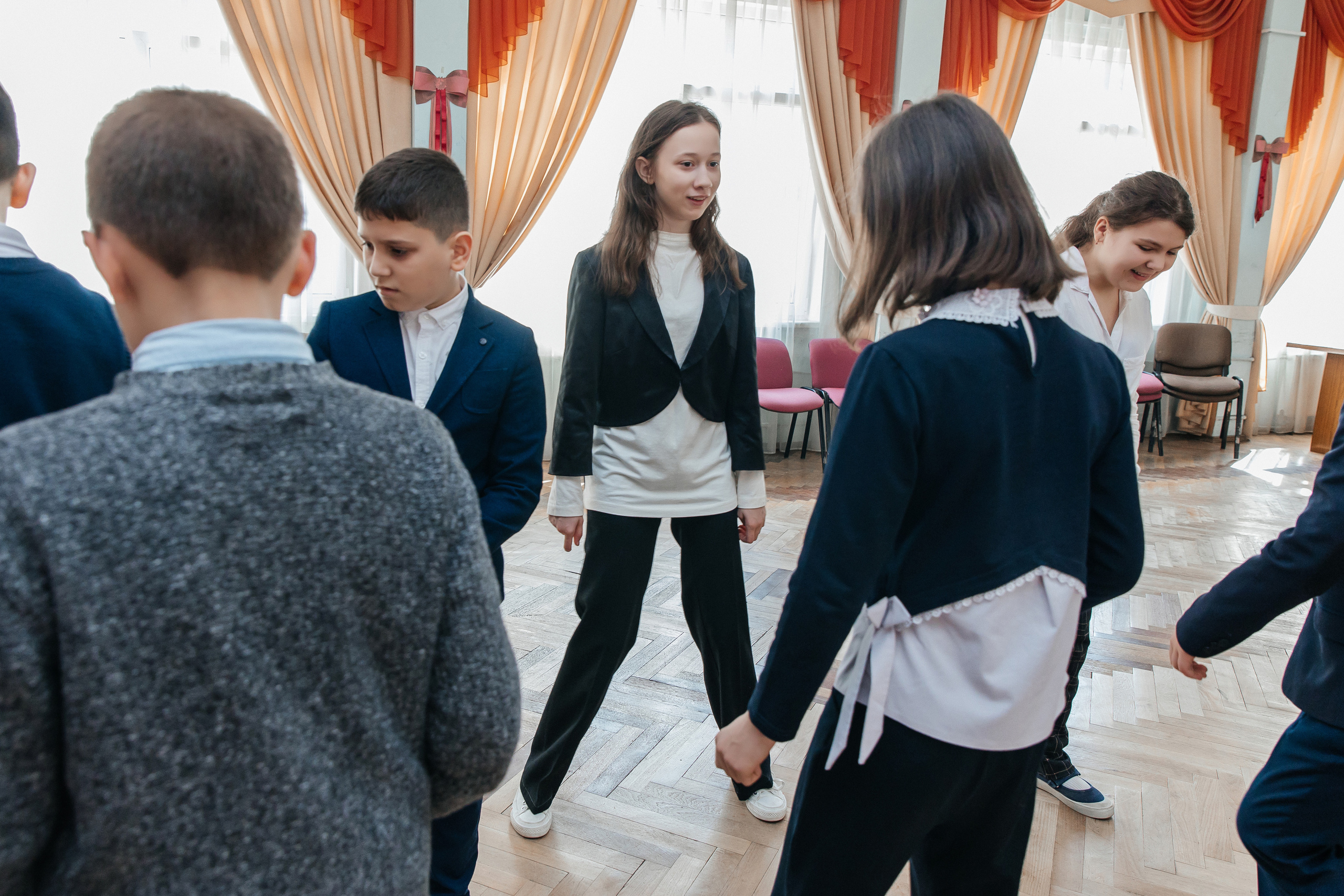 Школа № 90 — 4В класс (25.04.2023) Съемка на папки. Свадебный и семейный фотограф Крамар Наталья