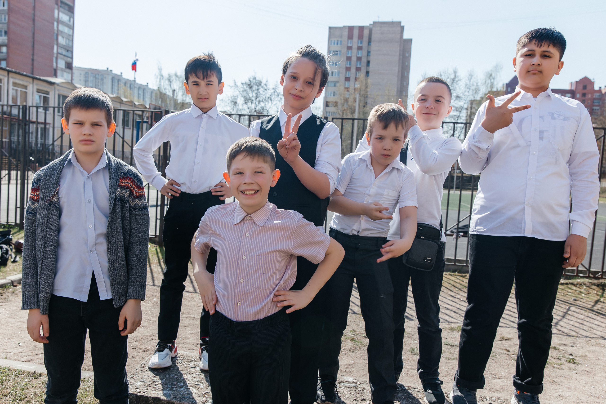 Школа № 90 — 4В класс (25.04.2023) Съемка на папки. Свадебный и семейный фотограф Крамар Наталья