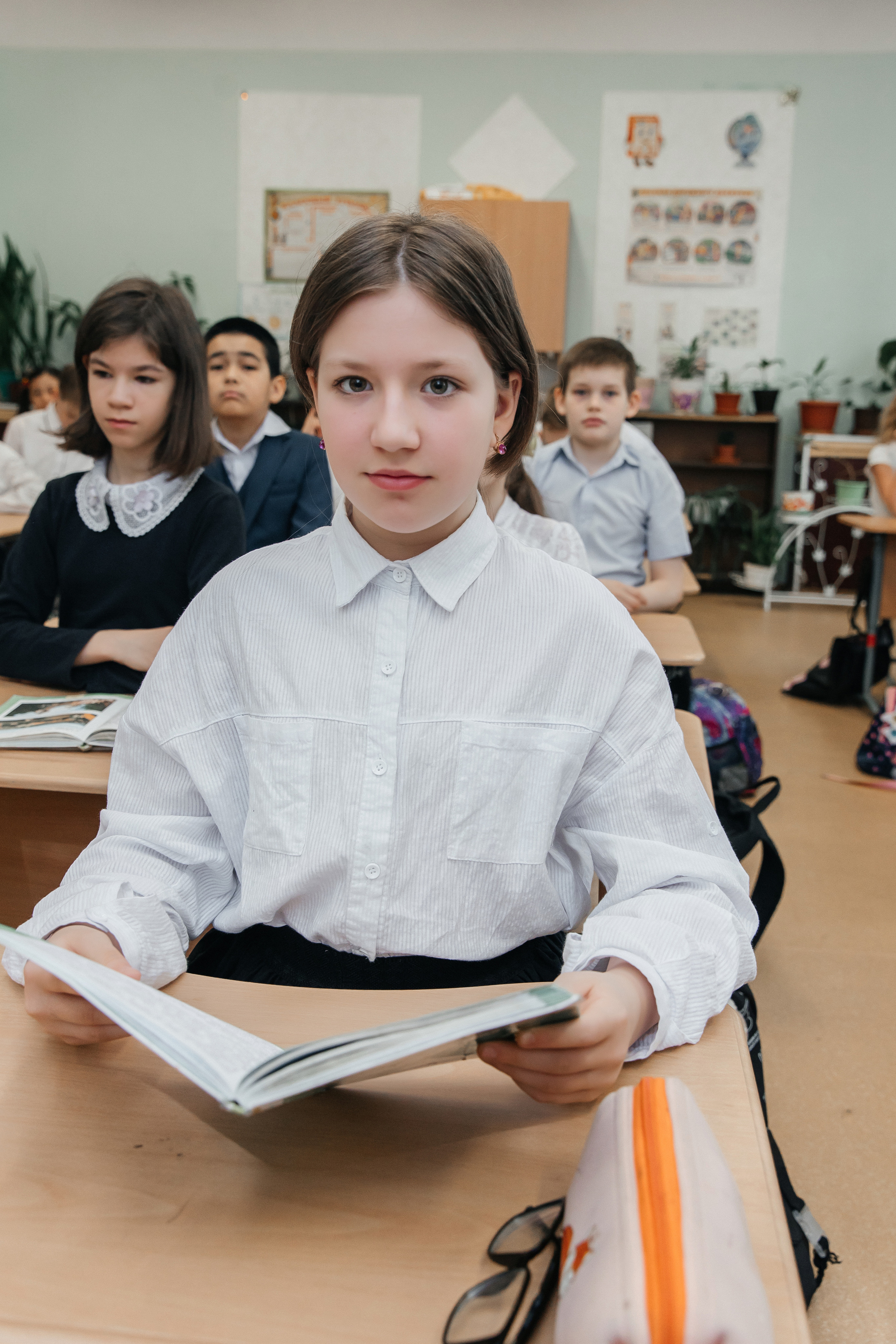 Школа № 90 — 4В класс (25.04.2023) Съемка на папки. Свадебный и семейный фотограф Крамар Наталья