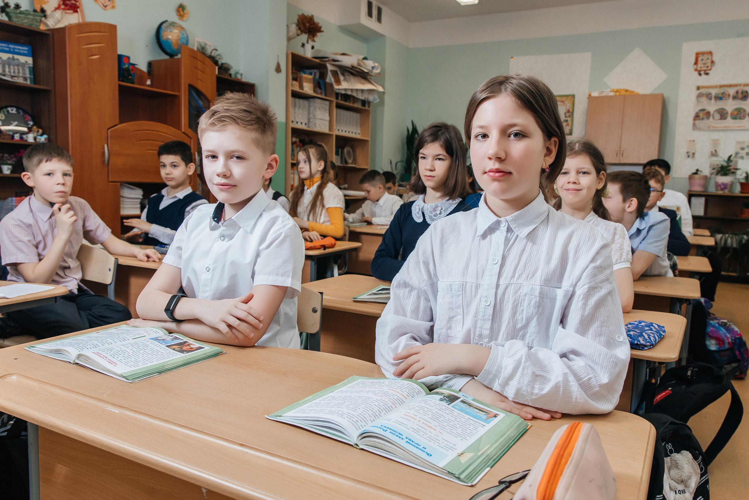 Школа № 90 — 4В класс (25.04.2023) Съемка на папки. Свадебный и семейный фотограф Крамар Наталья