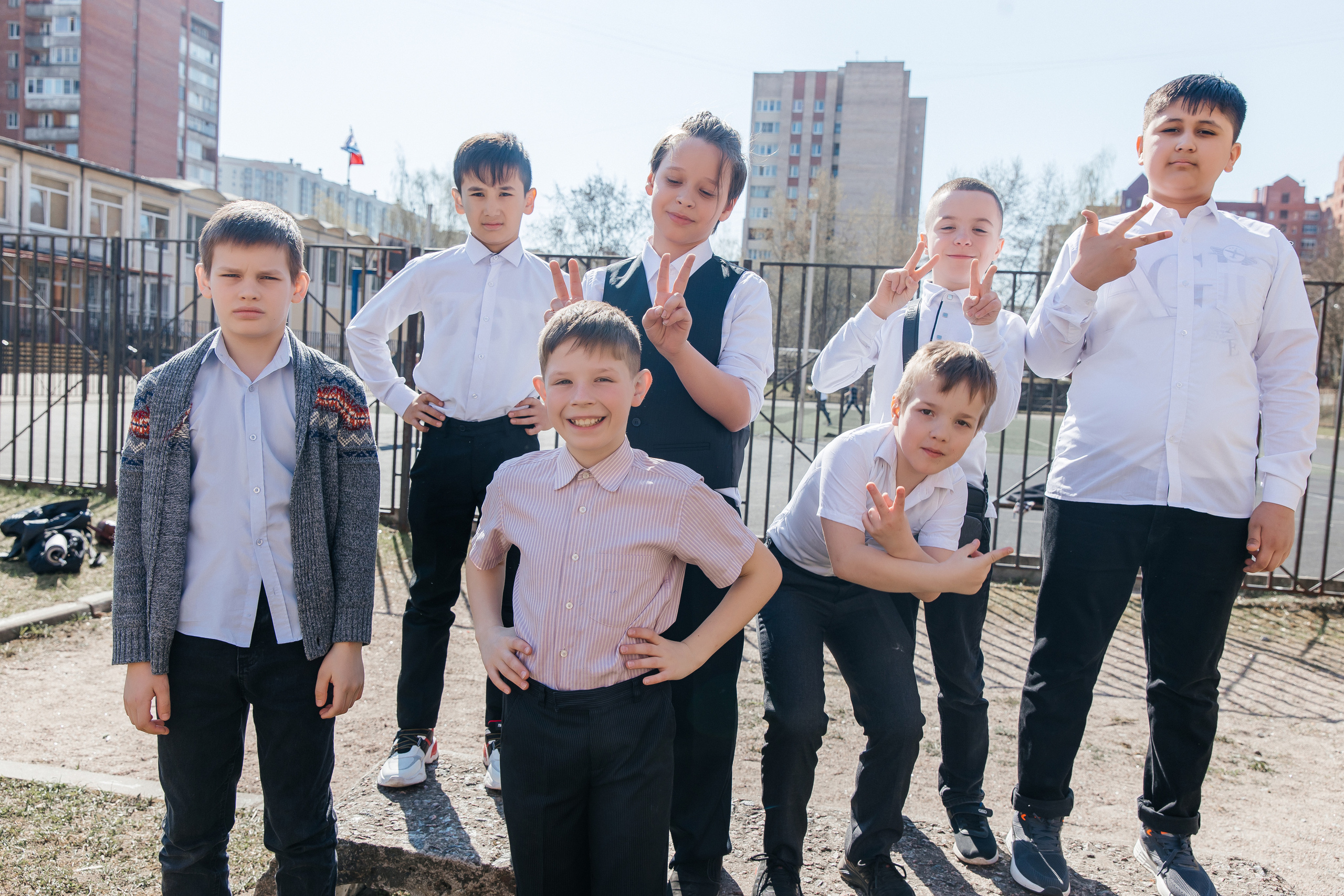 Школа № 90 — 4В класс (25.04.2023) Съемка на папки. Свадебный и семейный фотограф Крамар Наталья