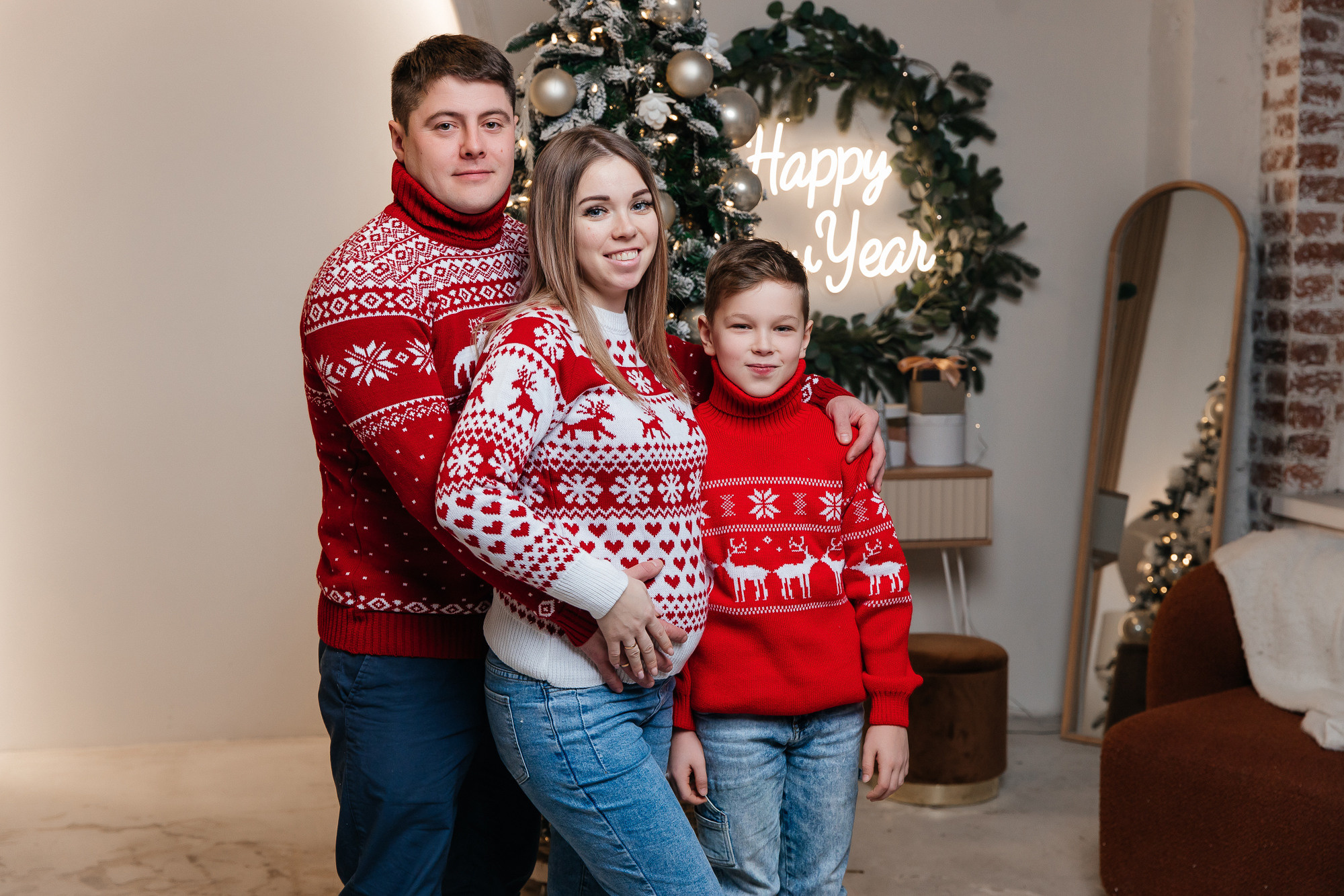 Екатерина, Алексей, Артем и бабушка Галина (3 января 2023). Свадебный и семейный фотограф Крамар Наталья