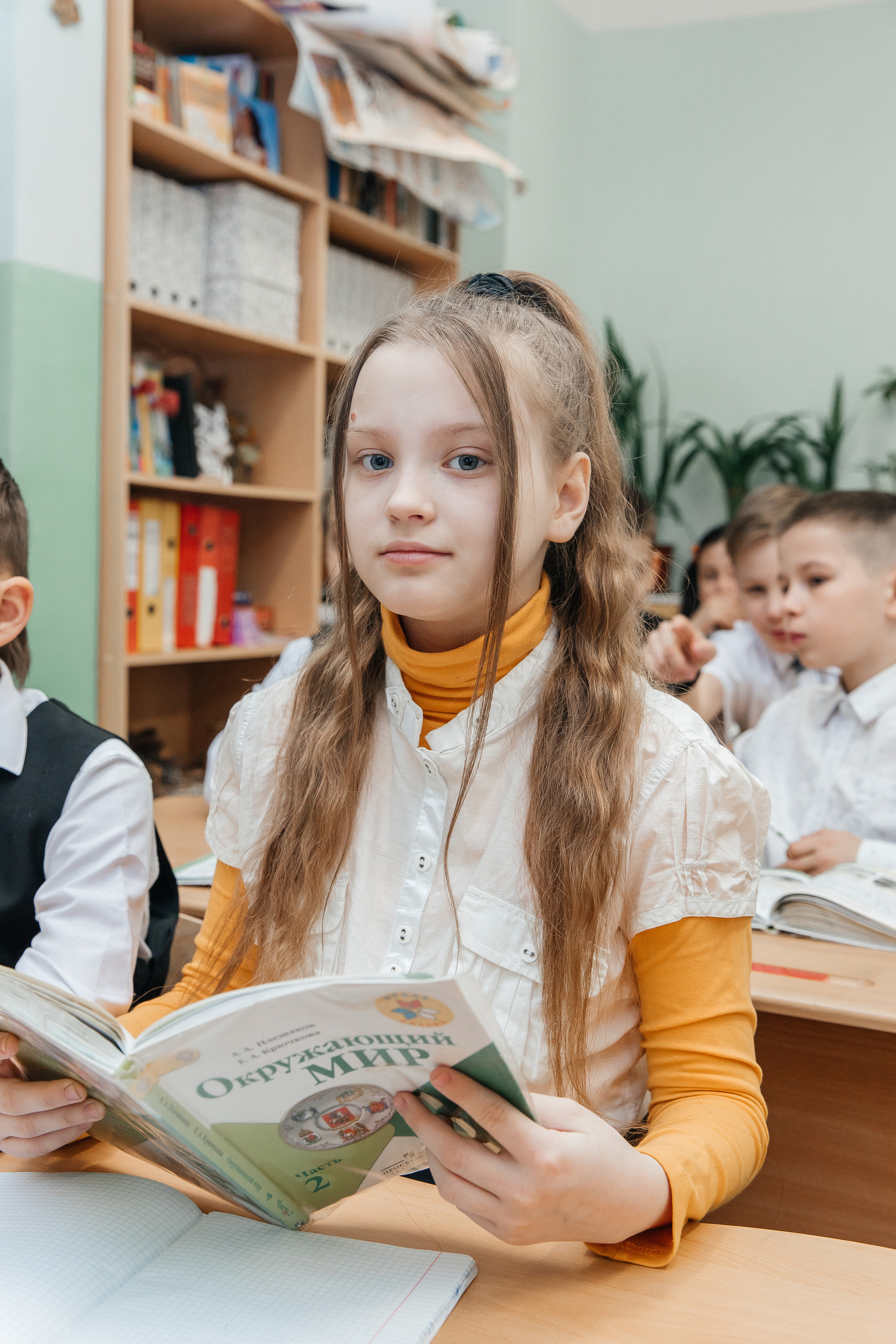 Школа № 90 — 4В класс (25.04.2023) Съемка на папки. Свадебный и семейный фотограф Крамар Наталья