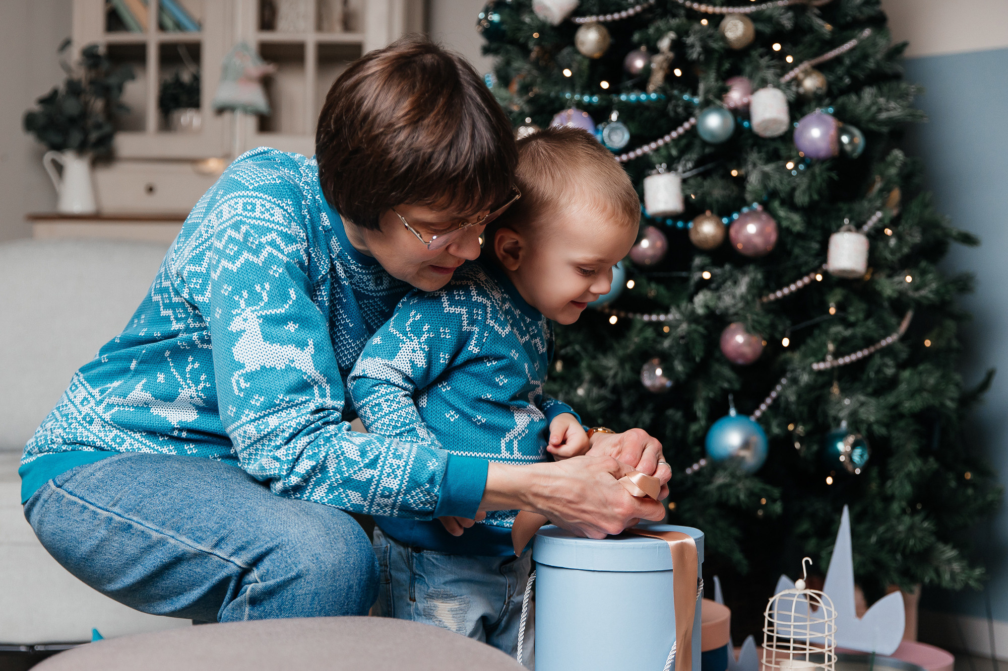 Алина, Дениска и бабушка Татьяна (13 ноября 2022). Свадебный и семейный фотограф Крамар Наталья