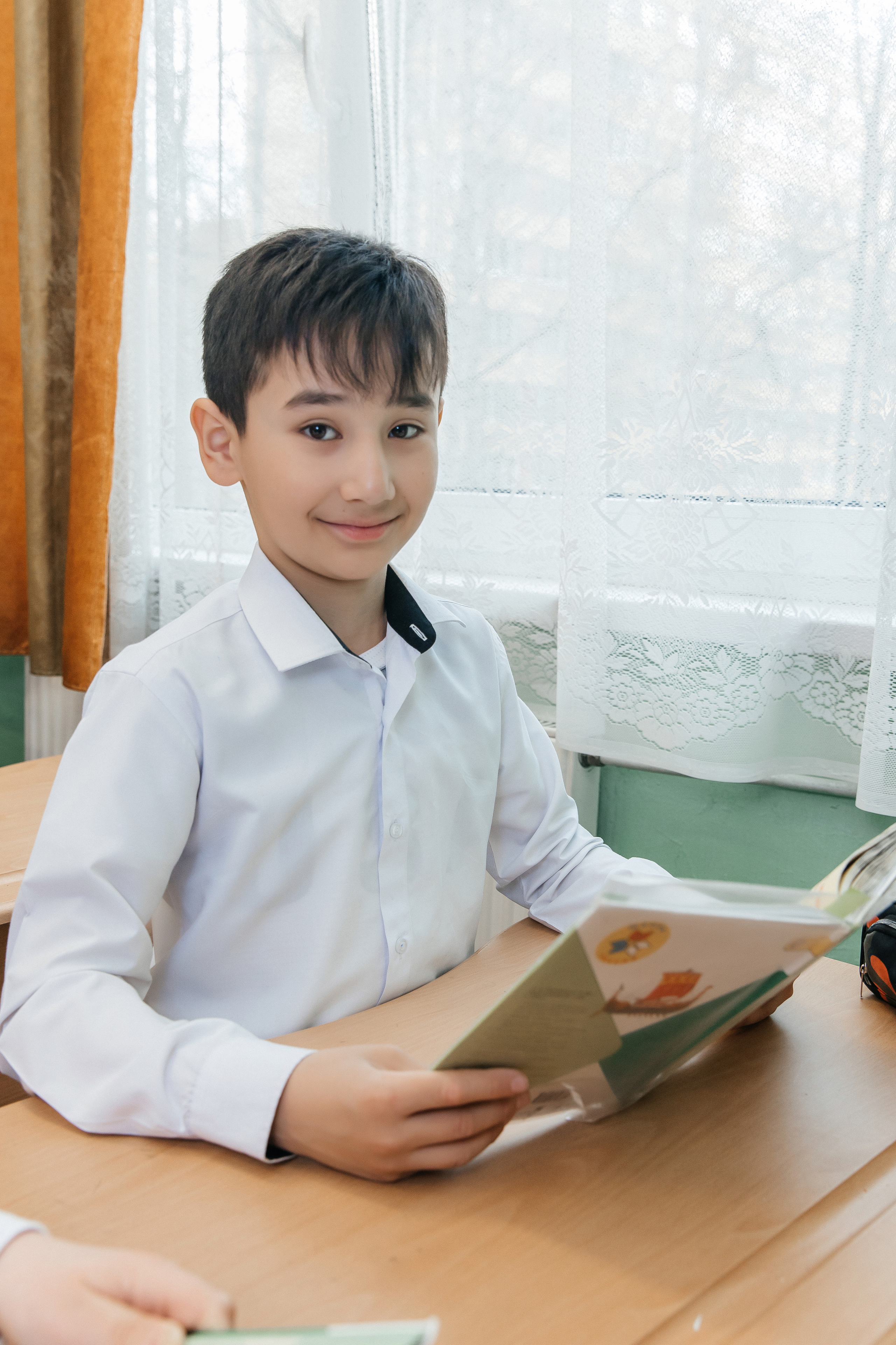 Школа № 90 — 4В класс (25.04.2023) Съемка на папки. Свадебный и семейный фотограф Крамар Наталья