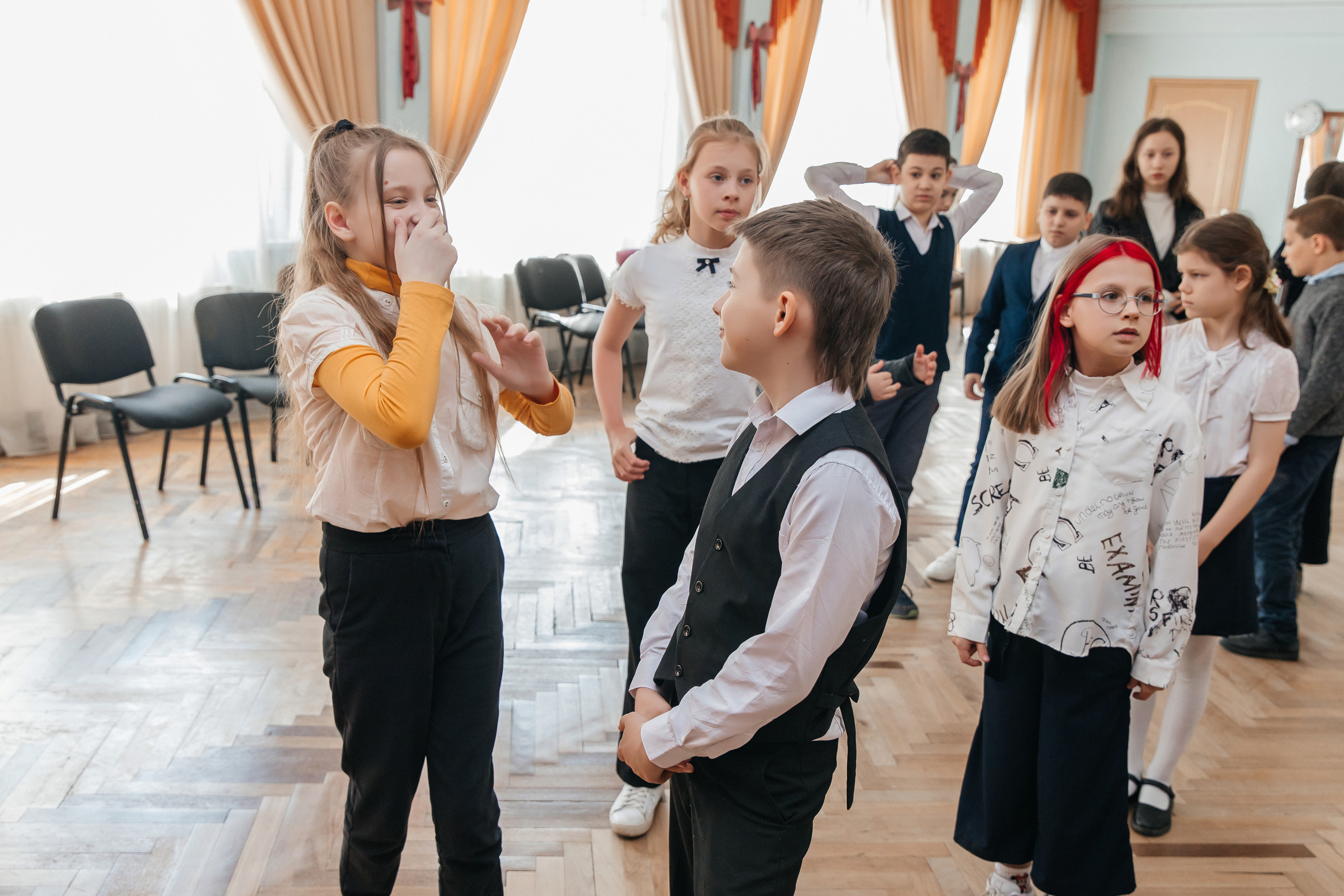 Школа № 90 — 4В класс (25.04.2023) Съемка на папки. Свадебный и семейный фотограф Крамар Наталья