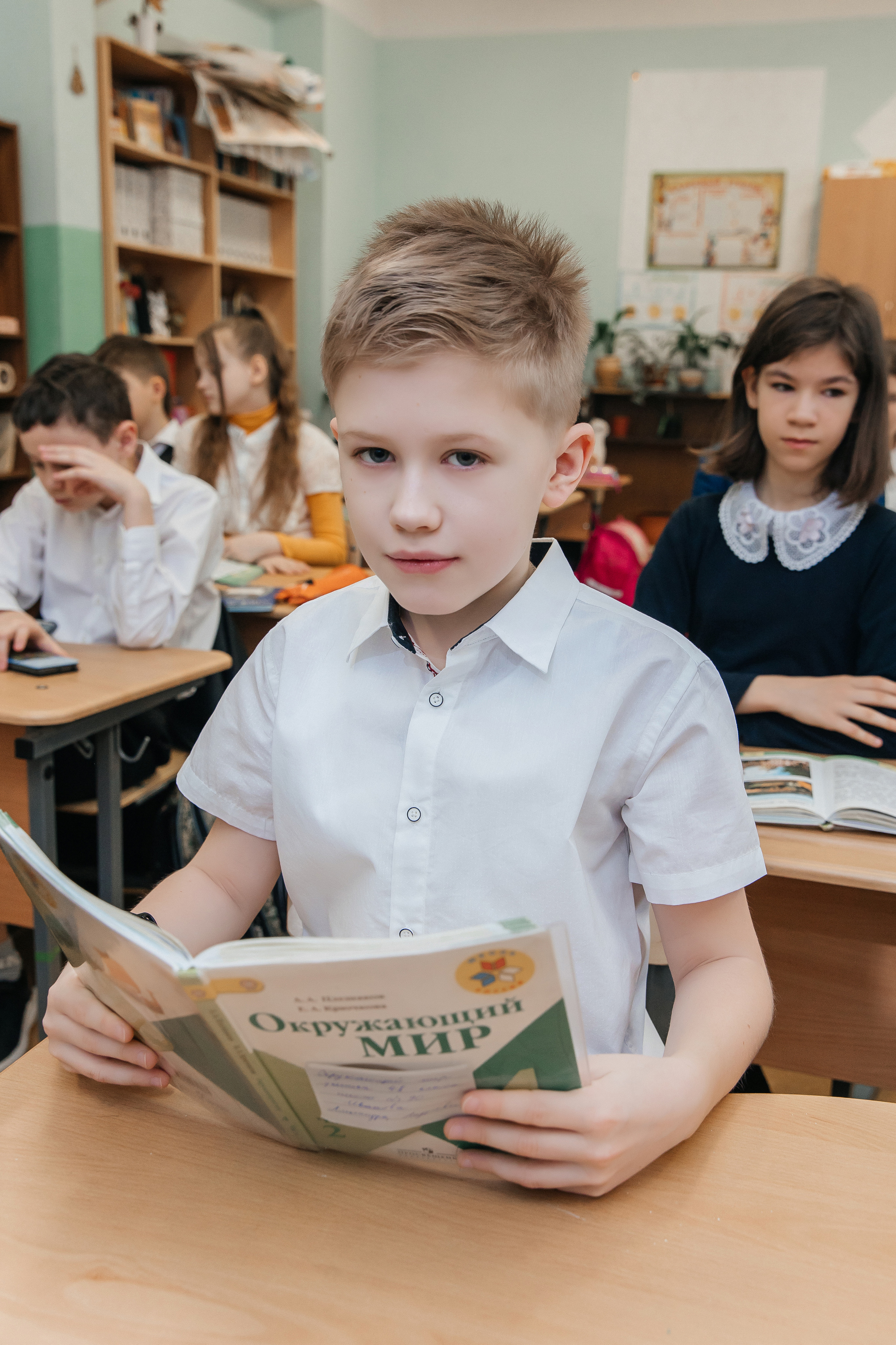 Школа № 90 — 4В класс (25.04.2023) Съемка на папки. Свадебный и семейный фотограф Крамар Наталья