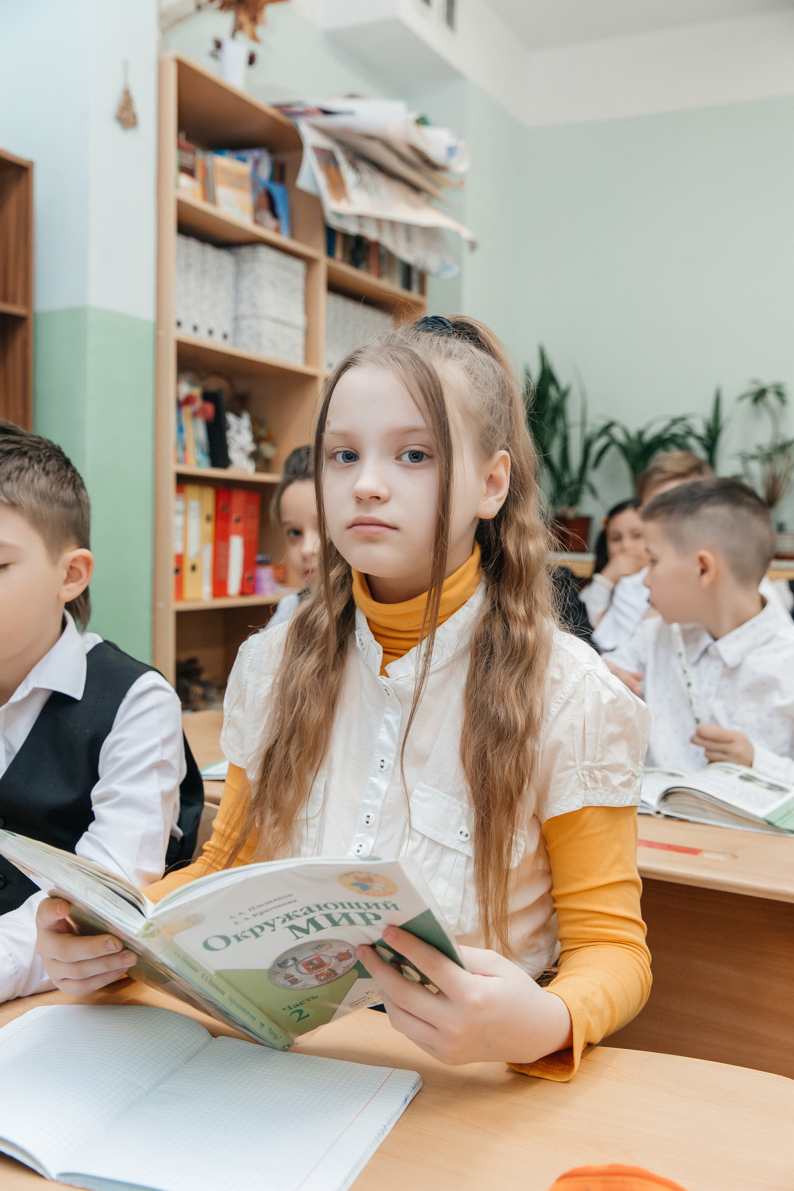 Школа № 90 — 4В класс (25.04.2023) Съемка на папки. Свадебный и семейный фотограф Крамар Наталья