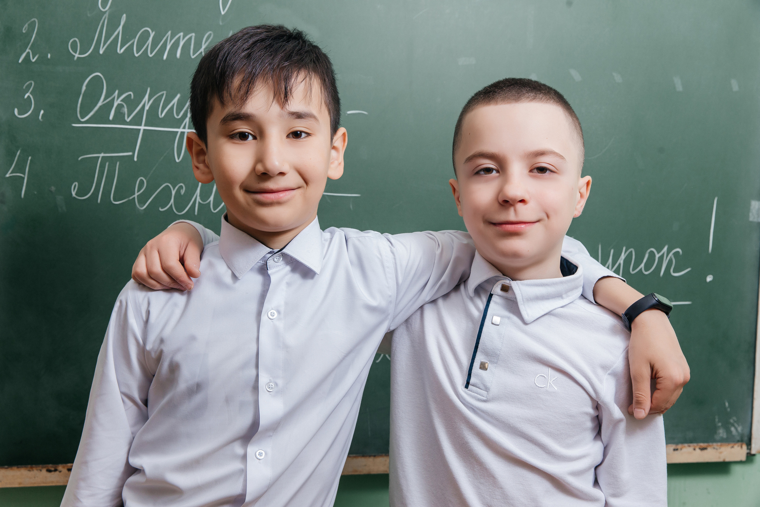 Школа № 90 — 4В класс (25.04.2023) Съемка на папки. Свадебный и семейный фотограф Крамар Наталья