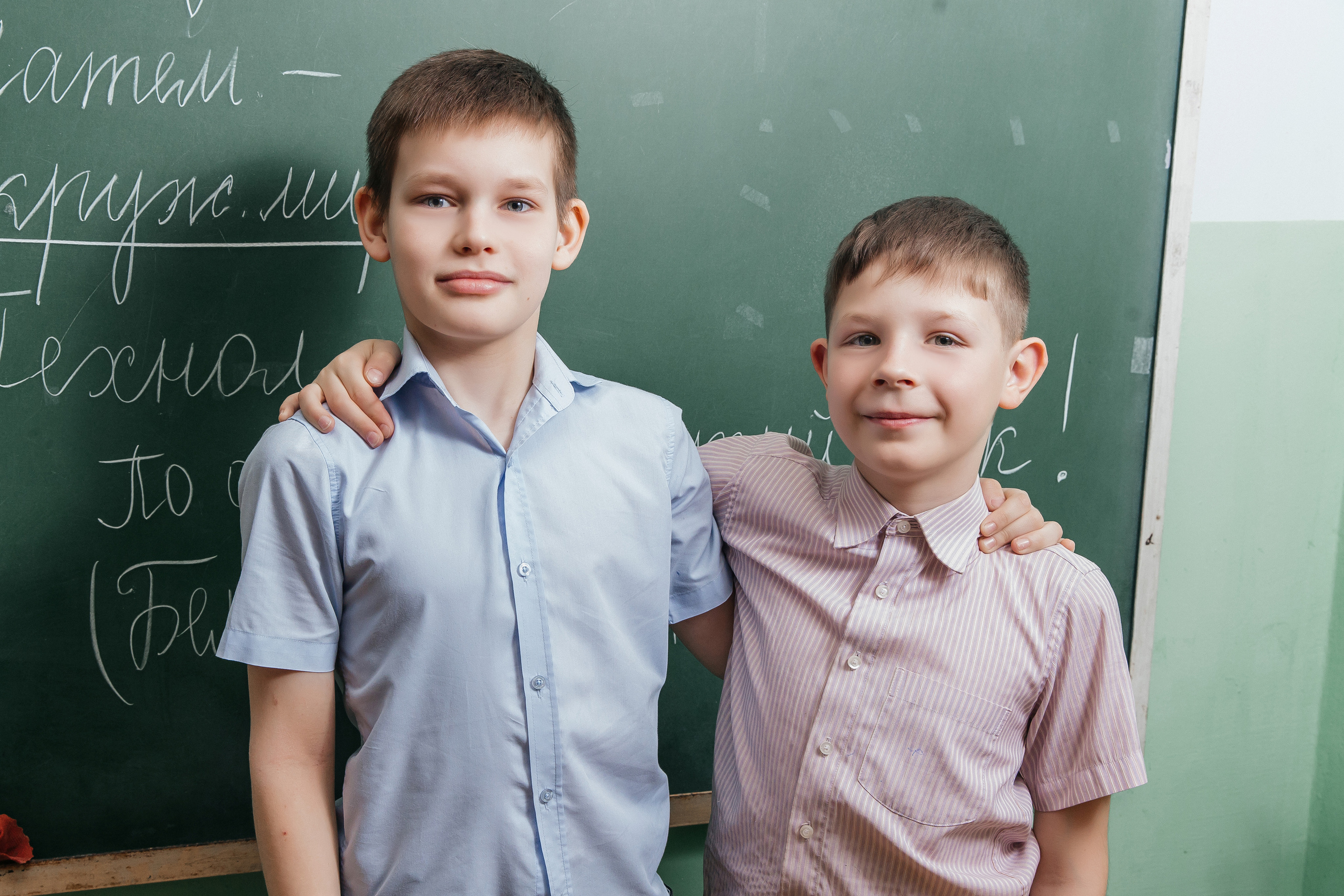 Школа № 90 — 4В класс (25.04.2023) Съемка на папки. Свадебный и семейный фотограф Крамар Наталья