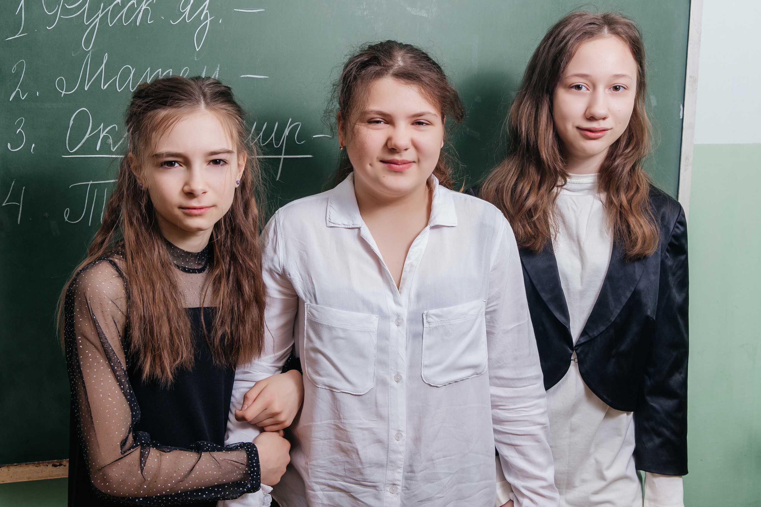 Школа № 90 — 4В класс (25.04.2023) Съемка на папки. Свадебный и семейный фотограф Крамар Наталья