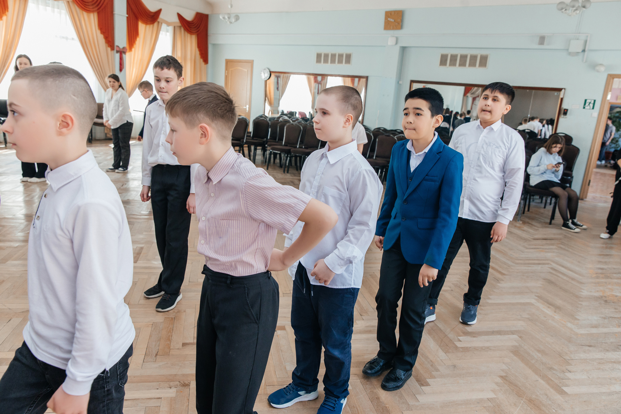 Школа № 90 — 4В класс (25.04.2023) Съемка на папки. Свадебный и семейный фотограф Крамар Наталья