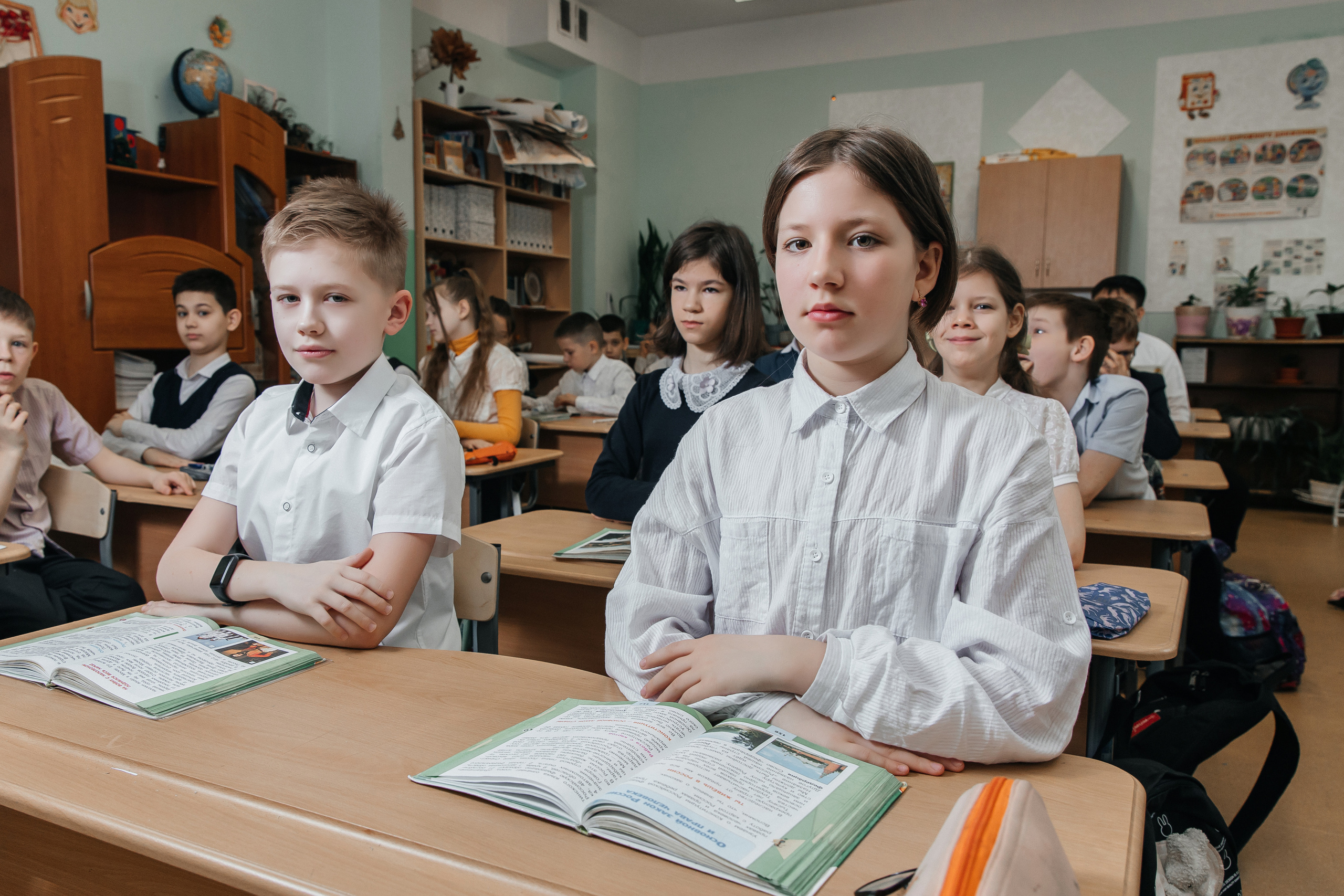 Школа № 90 — 4В класс (25.04.2023) Съемка на папки. Свадебный и семейный фотограф Крамар Наталья