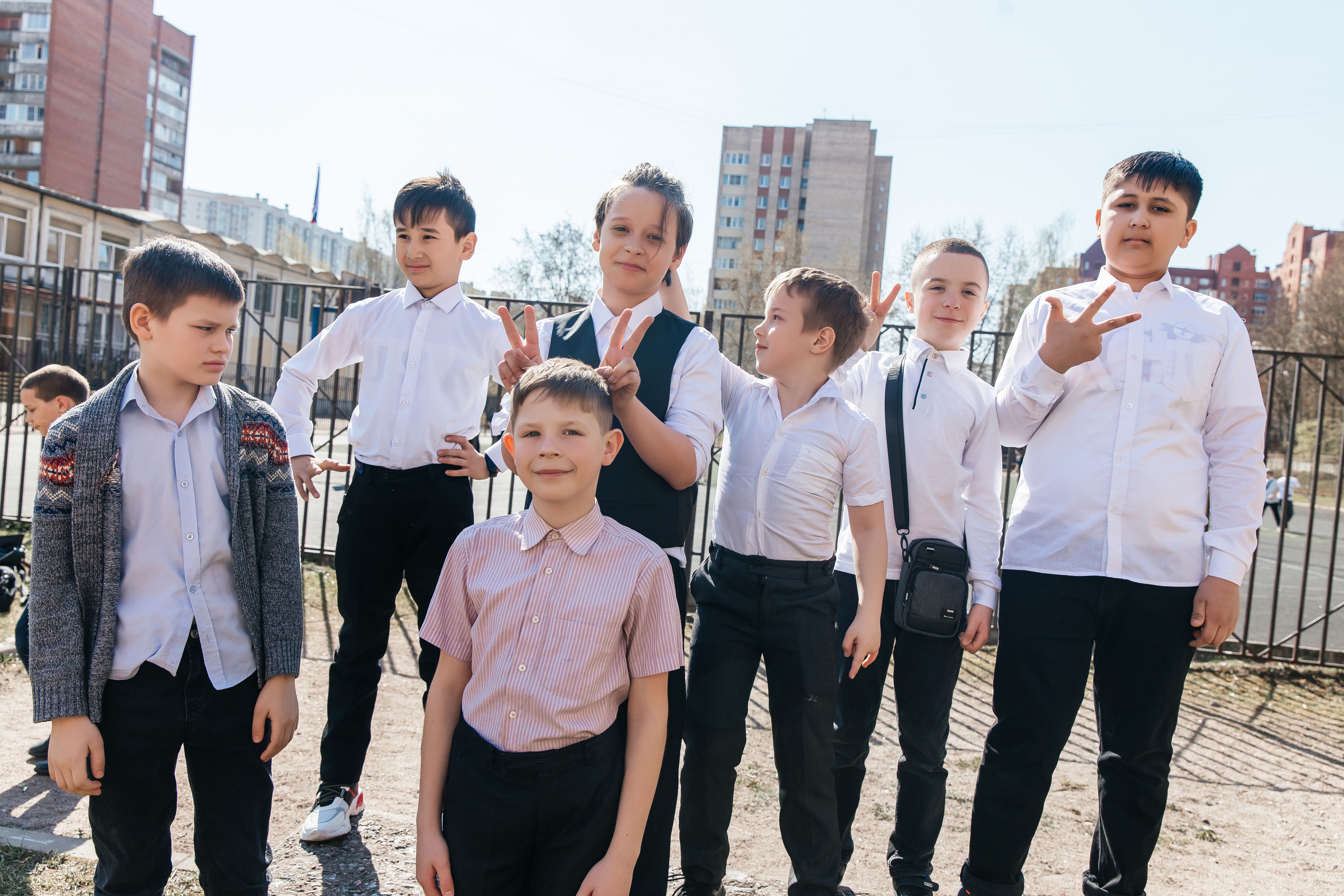Школа № 90 — 4В класс (25.04.2023) Съемка на папки. Свадебный и семейный фотограф Крамар Наталья