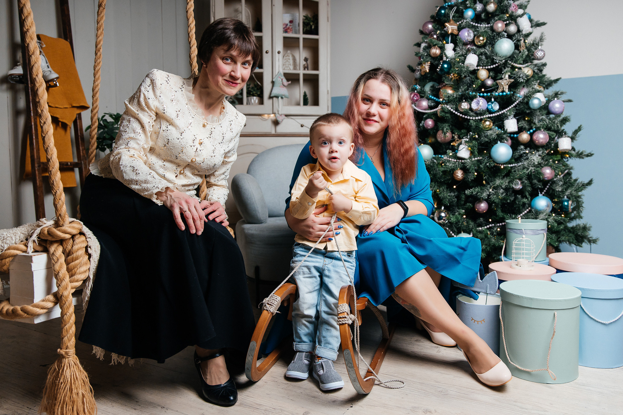 Алина, Дениска и бабушка Татьяна (13 ноября 2022). Свадебный и семейный фотограф Крамар Наталья