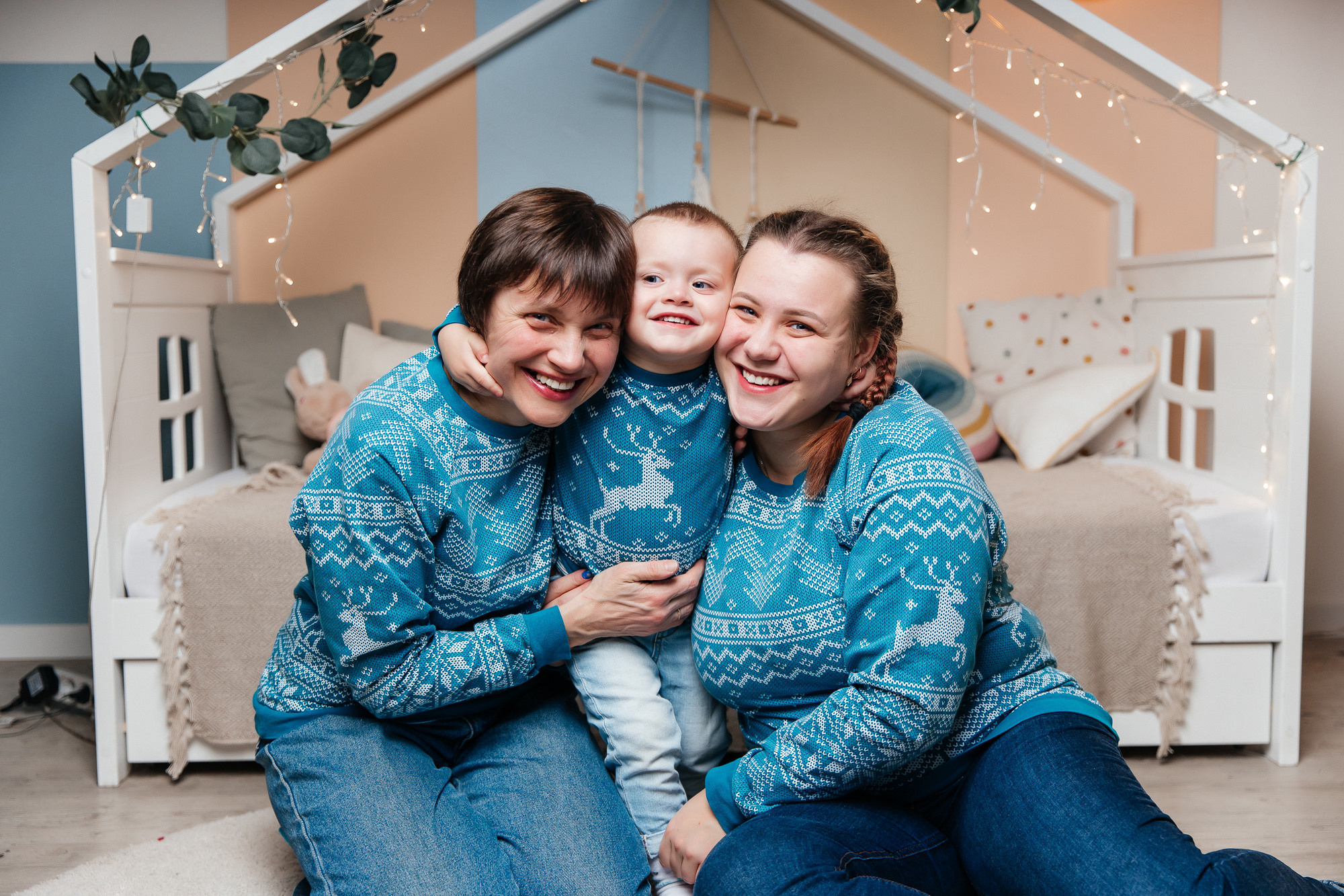 Алина, Дениска и бабушка Татьяна (13 ноября 2022). Свадебный и семейный фотограф Крамар Наталья