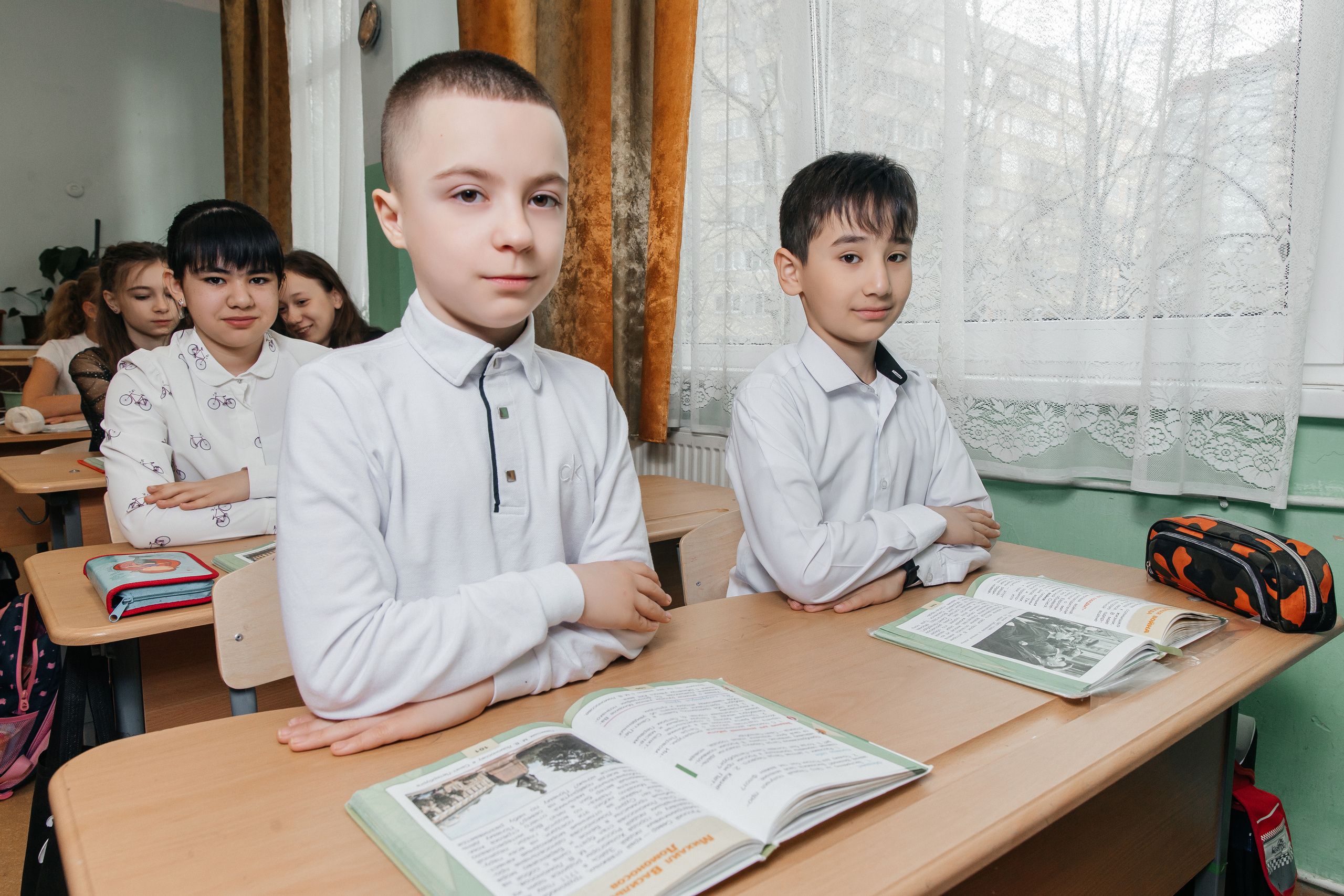 Школа № 90 — 4В класс (25.04.2023) Съемка на папки. Свадебный и семейный фотограф Крамар Наталья