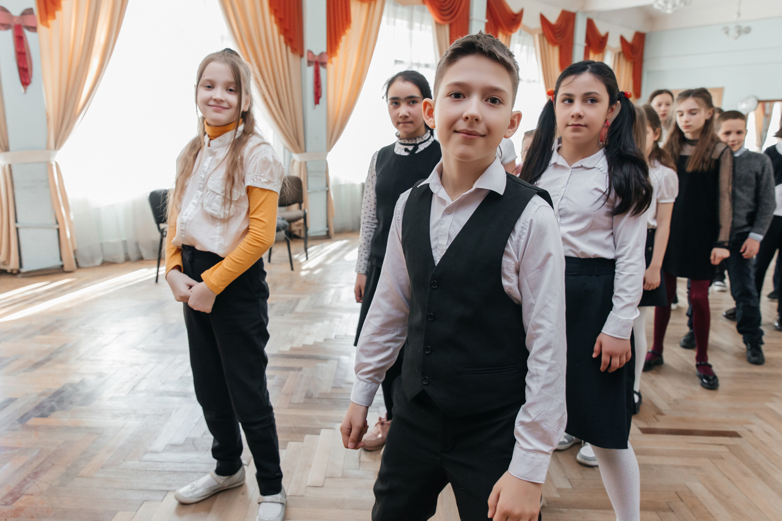 Школа № 90 — 4В класс (25.04.2023) Съемка на папки. Свадебный и семейный фотограф Крамар Наталья